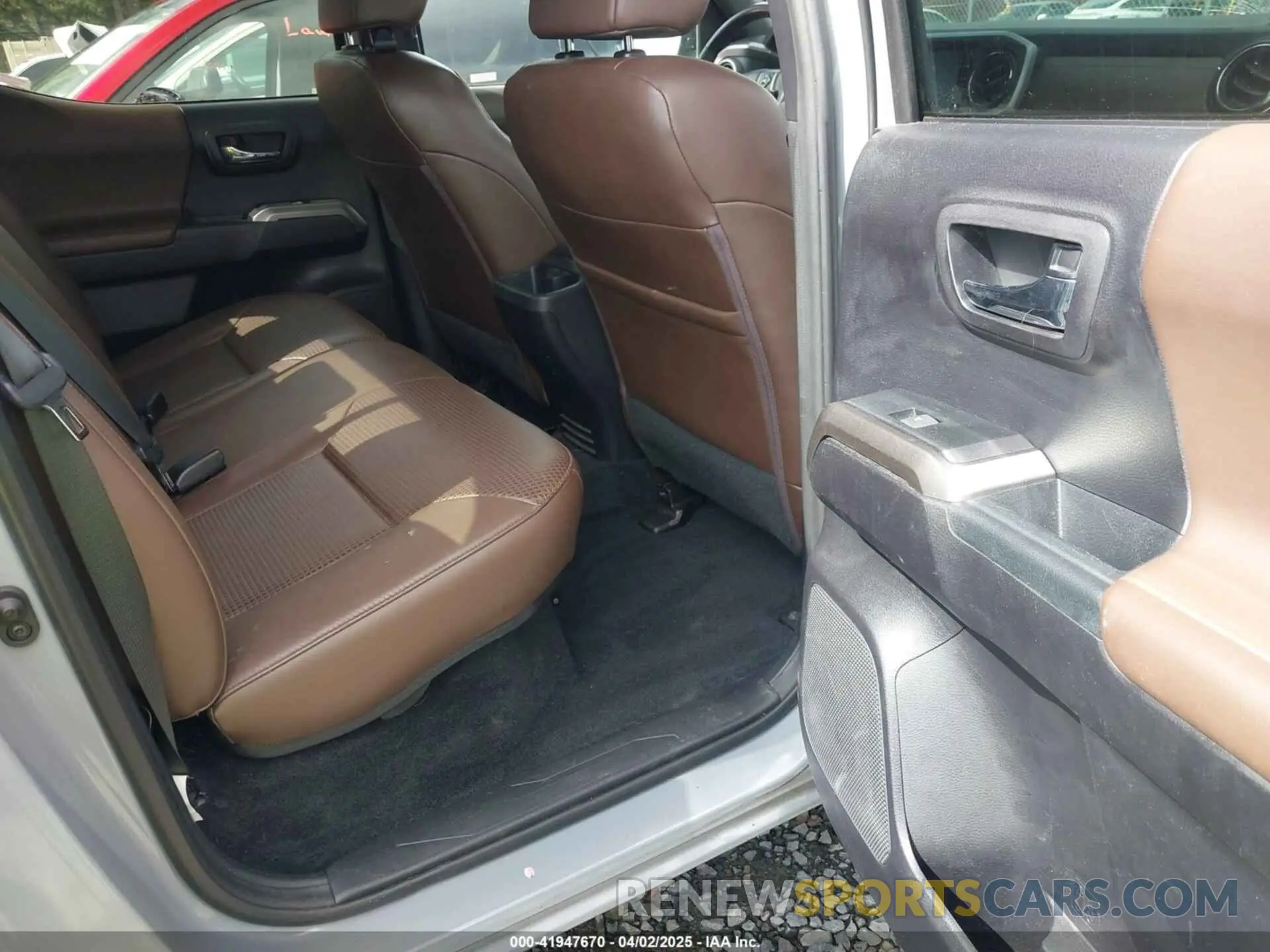 8 fotografías del automóvil dañado 3TMGZ5AN4LM367769 TOYOTA TACOMA 2020