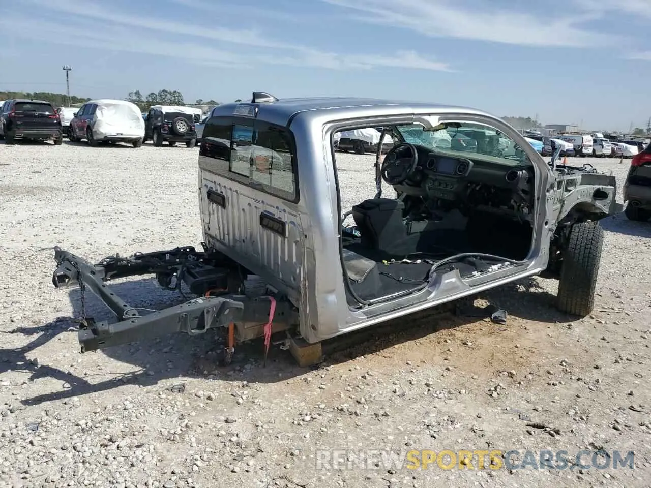 3 fotografías del automóvil dañado 3TYCZ5AN1LT004350 TOYOTA TACOMA 2020
