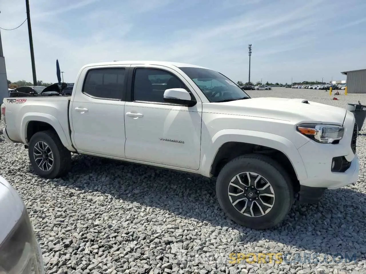 4 fotografías del automóvil dañado 3TYCZ5AN2LT006401 TOYOTA TACOMA 2020