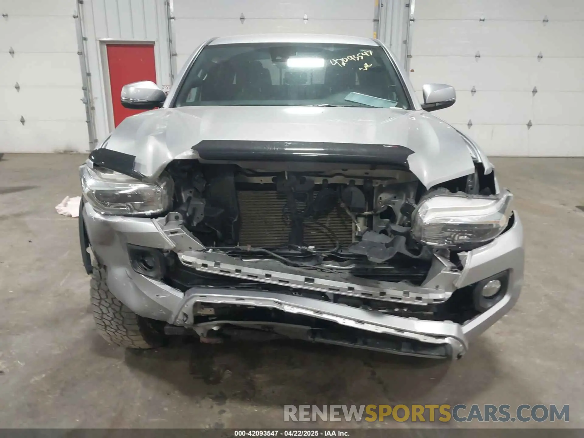 12 fotografías del automóvil dañado 3TYCZ5AN6LT004604 TOYOTA TACOMA 2020