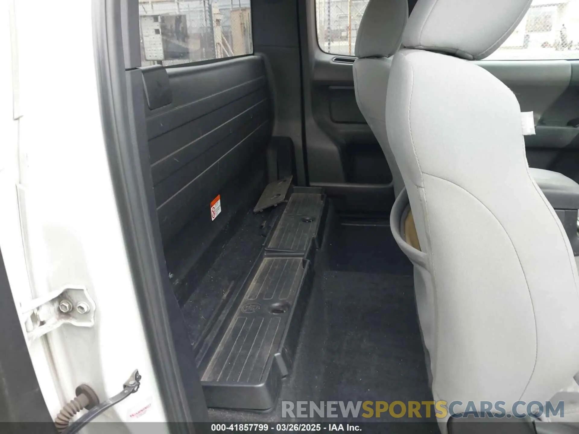8 fotografías del automóvil dañado 3TYRX5GN2LT000122 TOYOTA TACOMA 2020