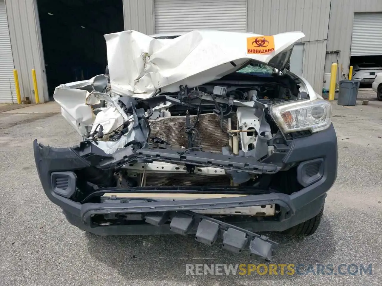 5 fotografías del automóvil dañado 3TYRX5GN9LT001672 TOYOTA TACOMA 2020