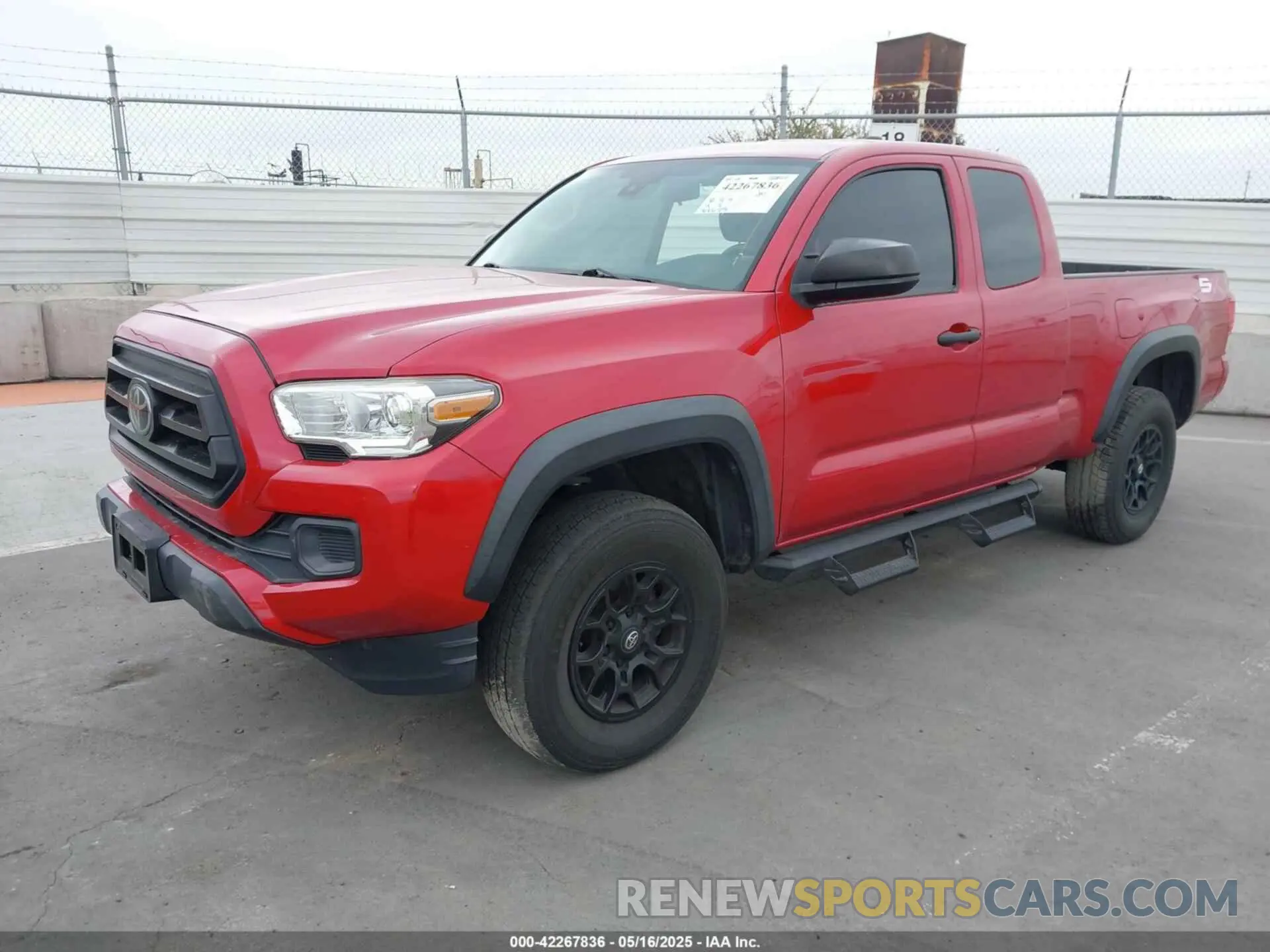2 fotografías del automóvil dañado 3TYRX5GNXLT005469 TOYOTA TACOMA 2020
