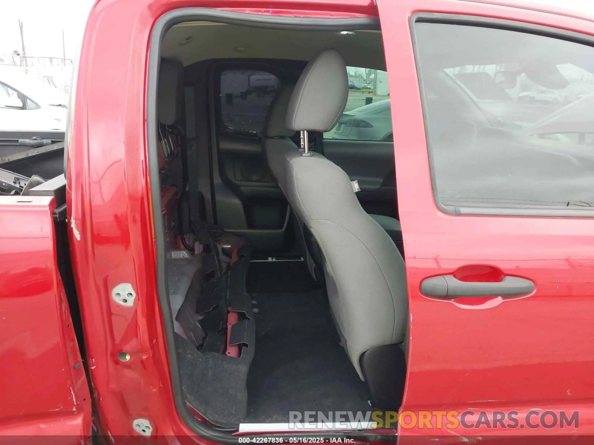 8 fotografías del automóvil dañado 3TYRX5GNXLT005469 TOYOTA TACOMA 2020