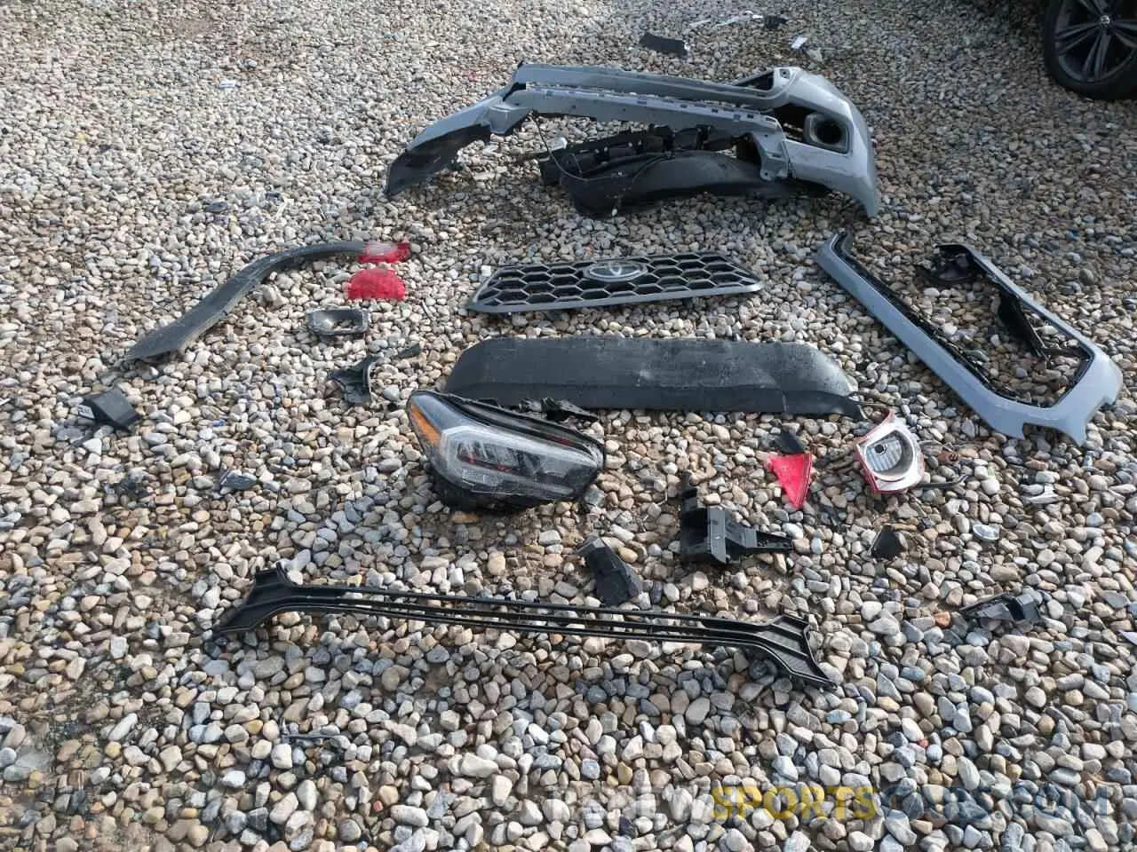 12 fotografías del automóvil dañado 3TYSZ5AN3LT004099 TOYOTA TACOMA 2020