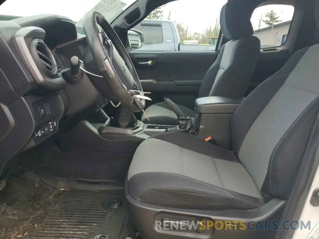 7 fotografías del automóvil dañado 3TYSZ5AN9LT002860 TOYOTA TACOMA 2020