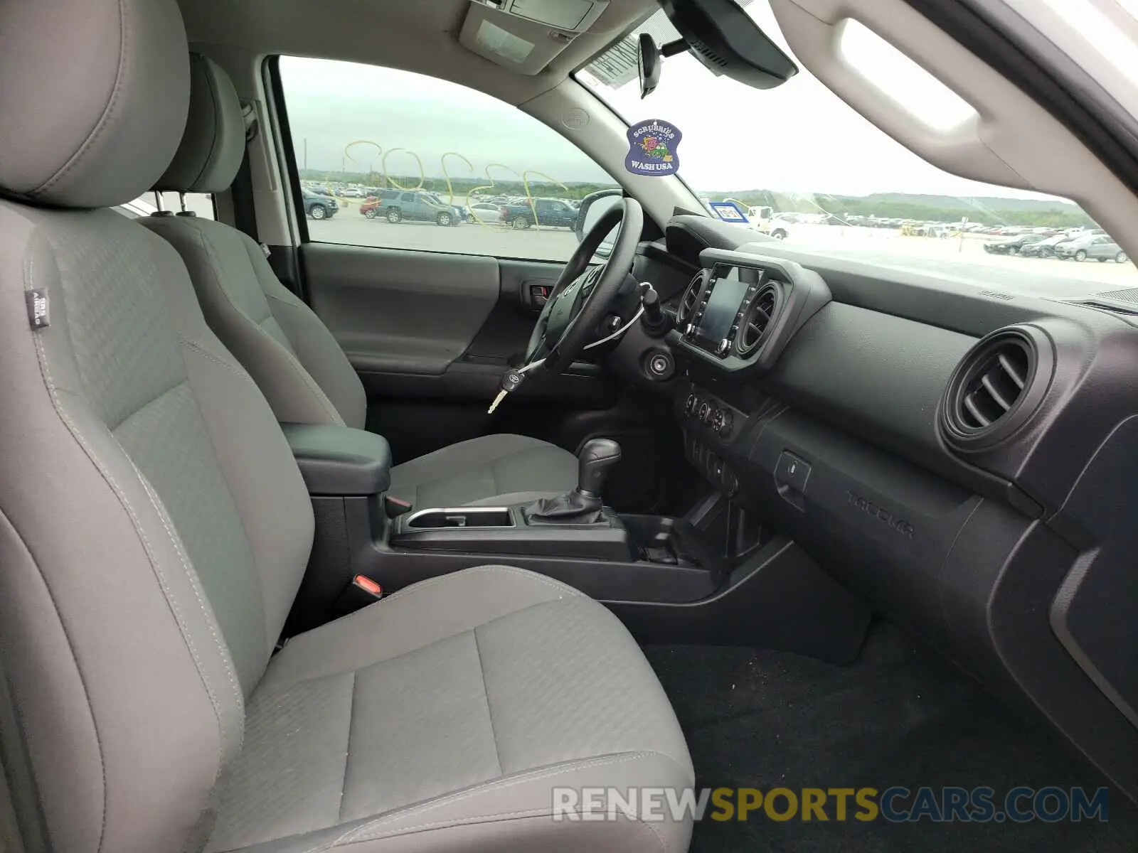 5 fotografías del automóvil dañado 5TFAX5GN0LX171230 TOYOTA TACOMA 2020