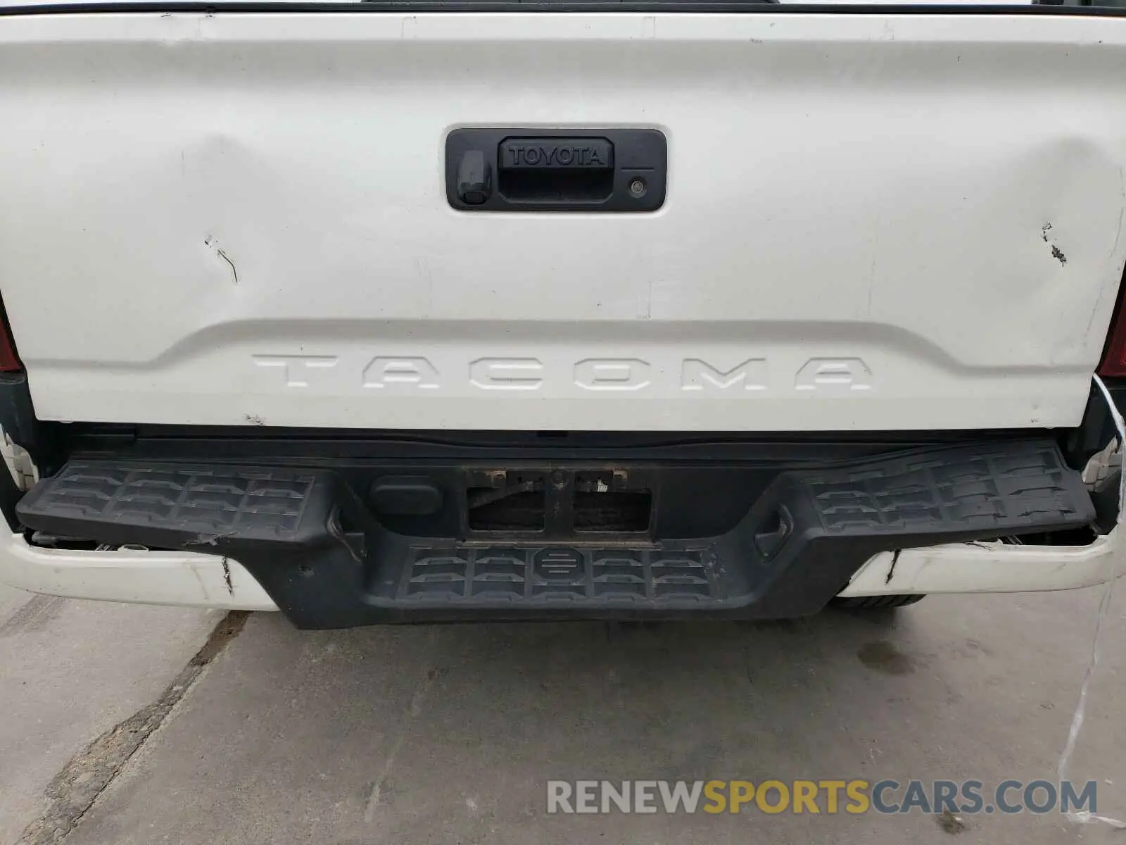 9 fotografías del automóvil dañado 5TFAX5GN0LX171230 TOYOTA TACOMA 2020