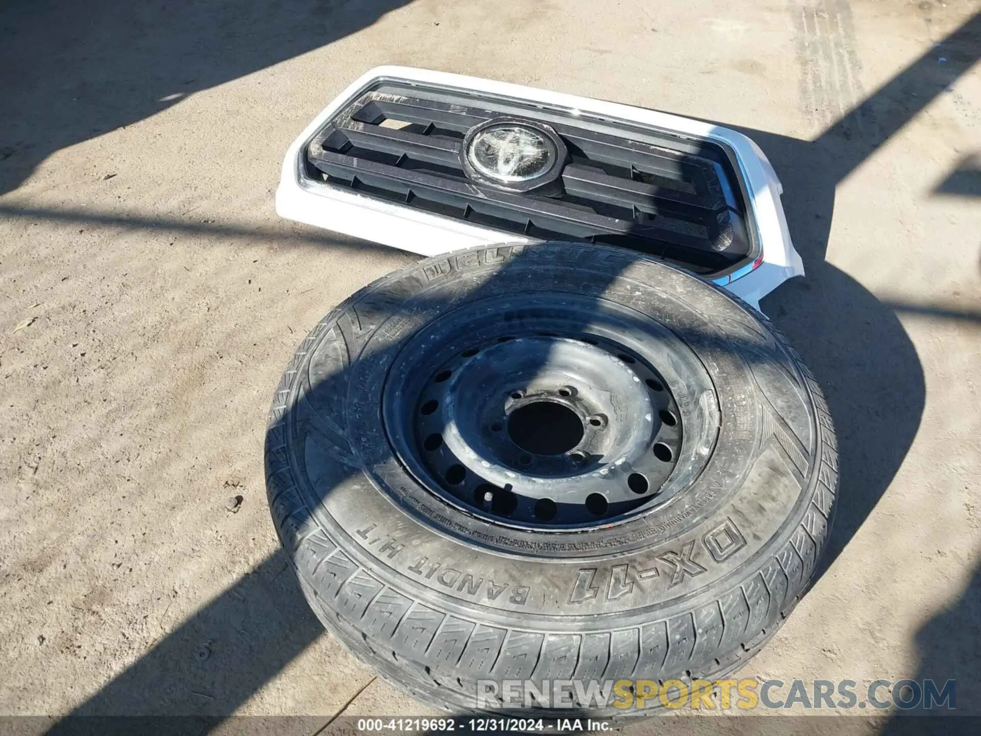 12 fotografías del automóvil dañado 5TFAX5GN0LX186519 TOYOTA TACOMA 2020