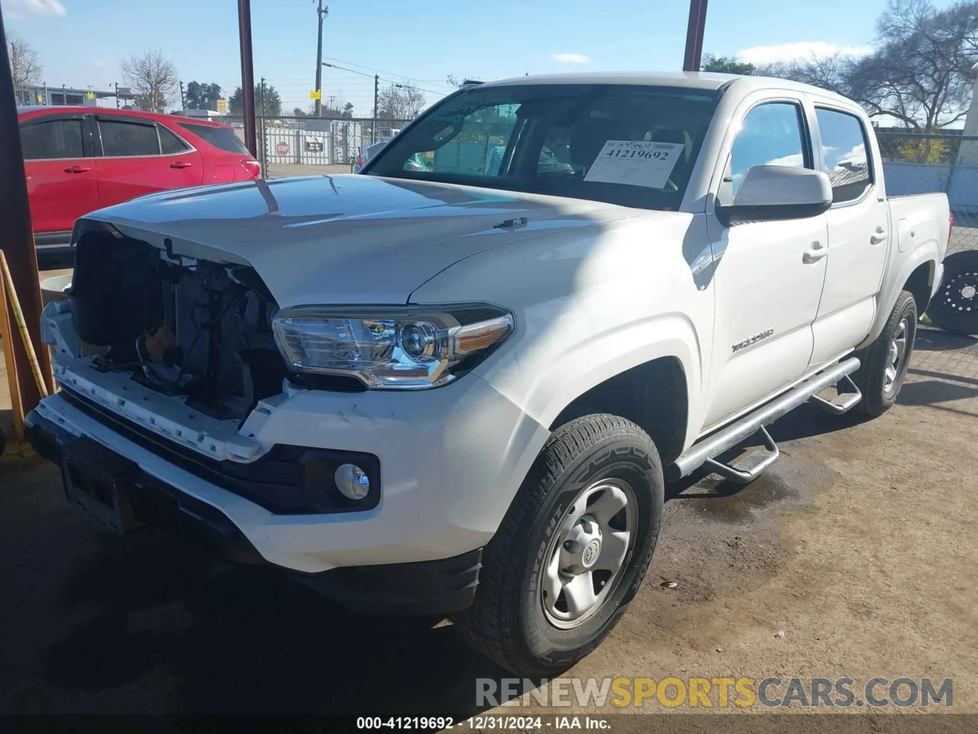 2 fotografías del automóvil dañado 5TFAX5GN0LX186519 TOYOTA TACOMA 2020