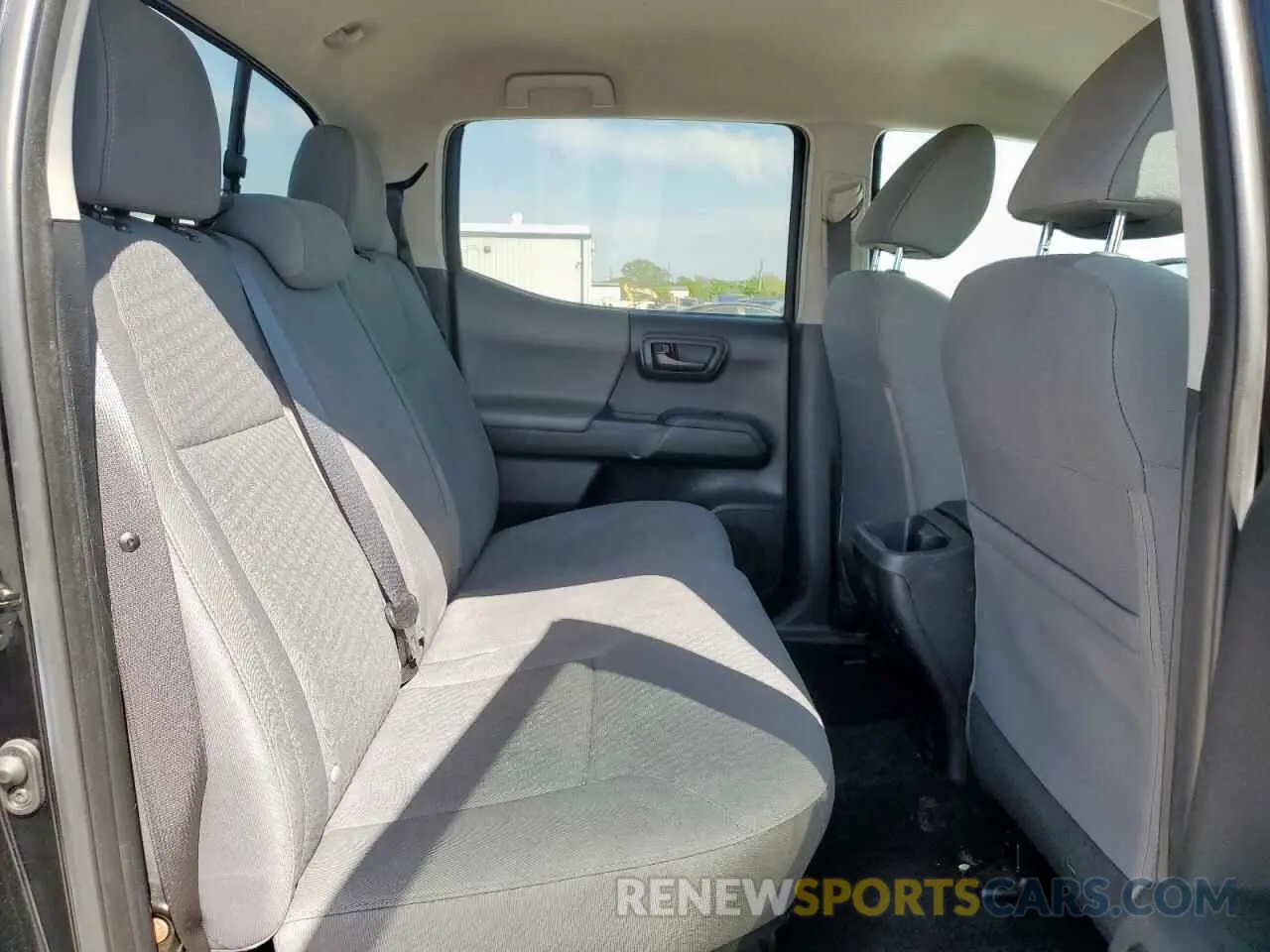 10 fotografías del automóvil dañado 5TFAX5GN0LX187461 TOYOTA TACOMA 2020