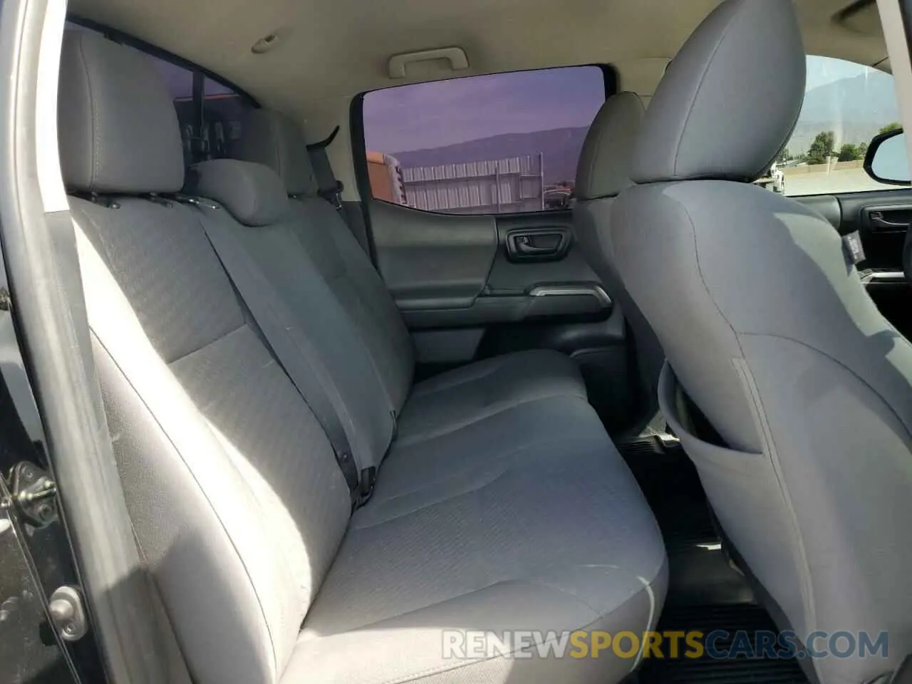 10 fotografías del automóvil dañado 5TFAX5GN1LX183547 TOYOTA TACOMA 2020