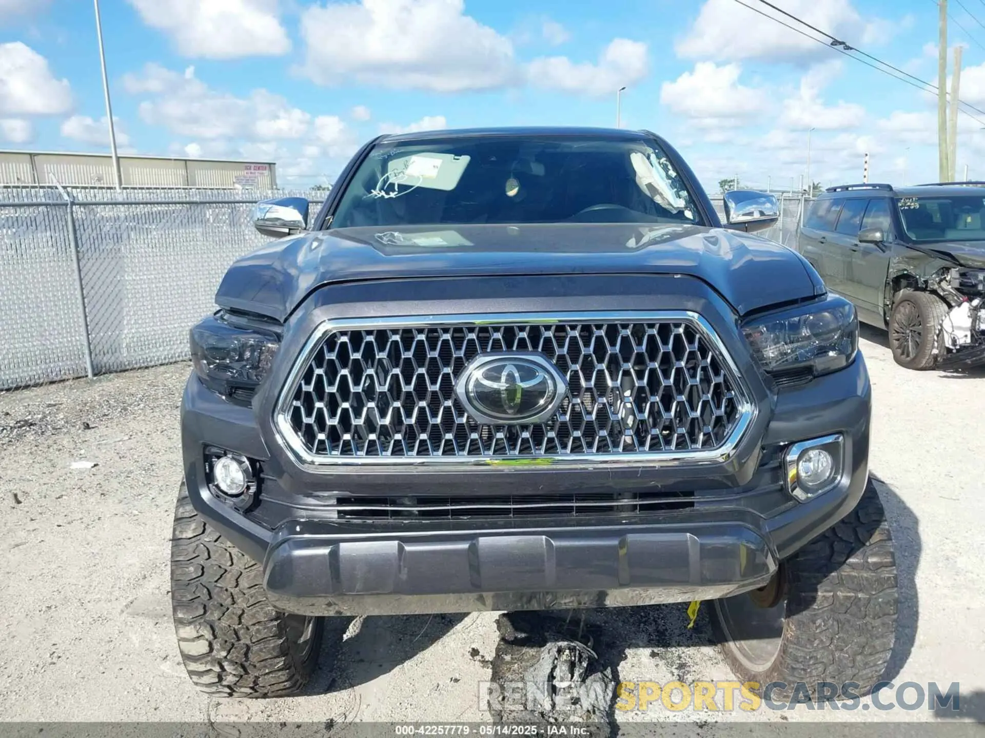 12 fotografías del automóvil dañado 5TFAX5GN2LX168118 TOYOTA TACOMA 2020