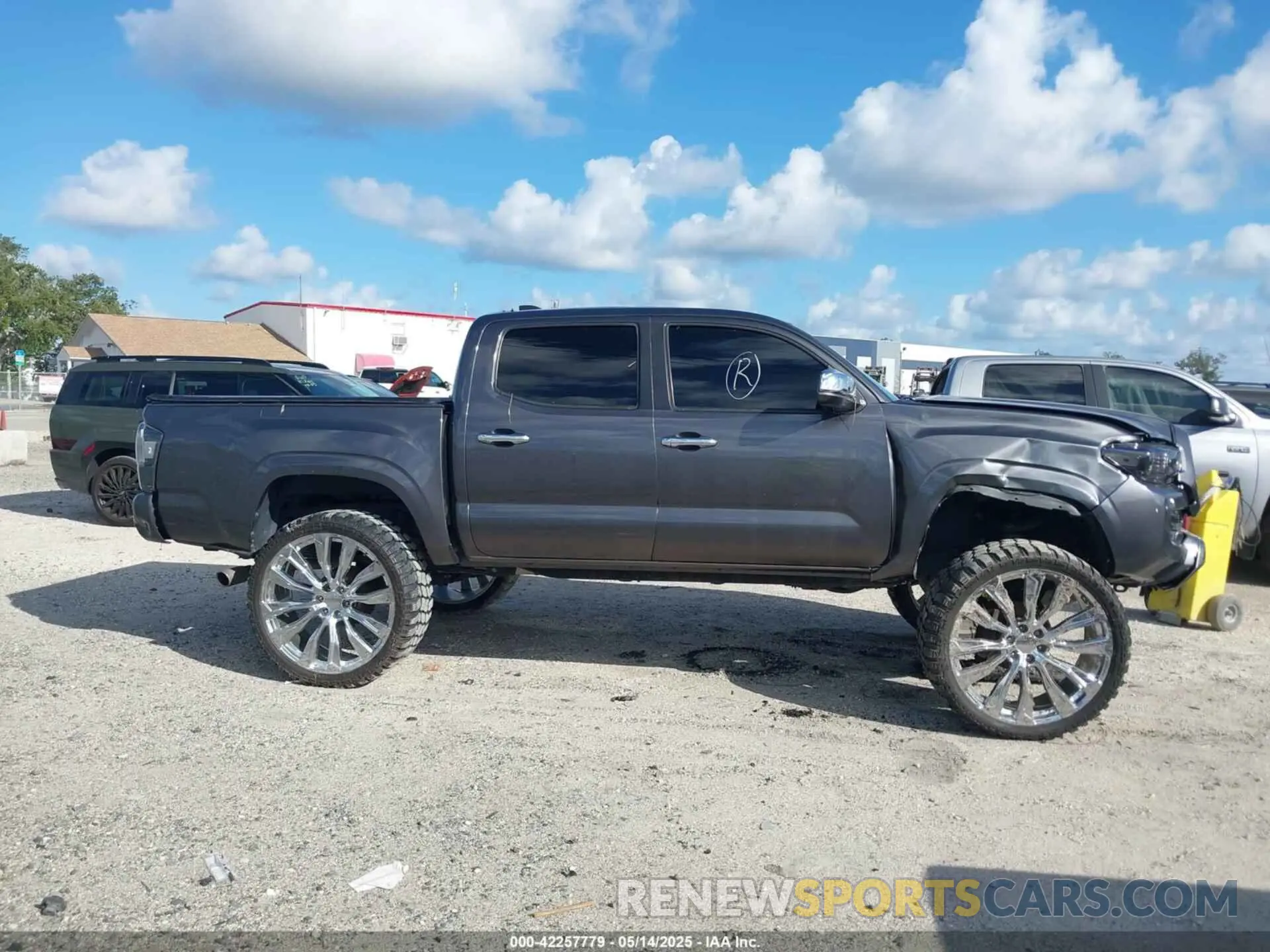 13 fotografías del automóvil dañado 5TFAX5GN2LX168118 TOYOTA TACOMA 2020