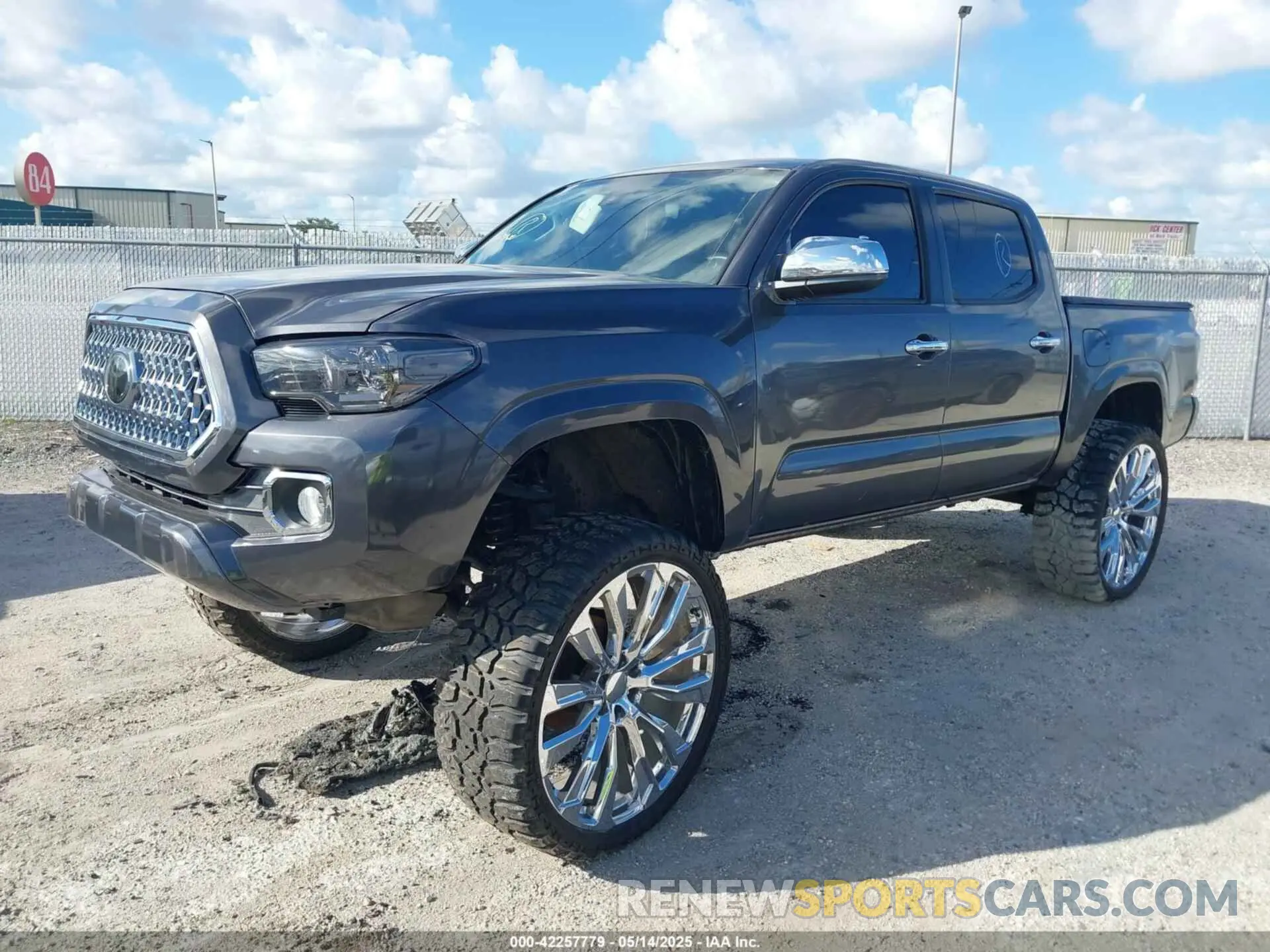 2 fotografías del automóvil dañado 5TFAX5GN2LX168118 TOYOTA TACOMA 2020