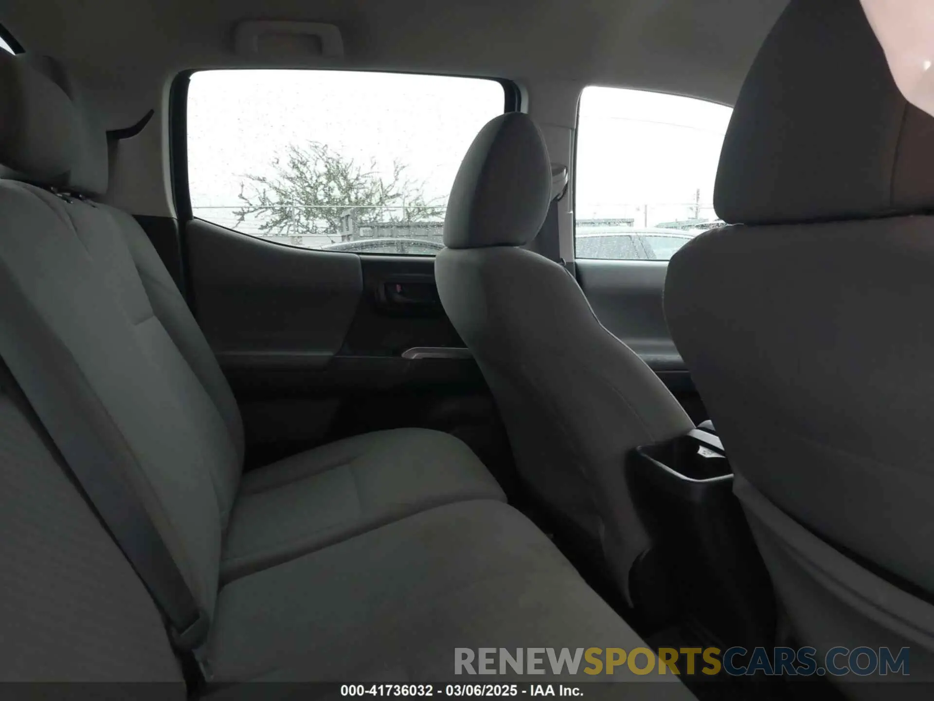 8 fotografías del automóvil dañado 5TFAX5GN2LX180334 TOYOTA TACOMA 2020