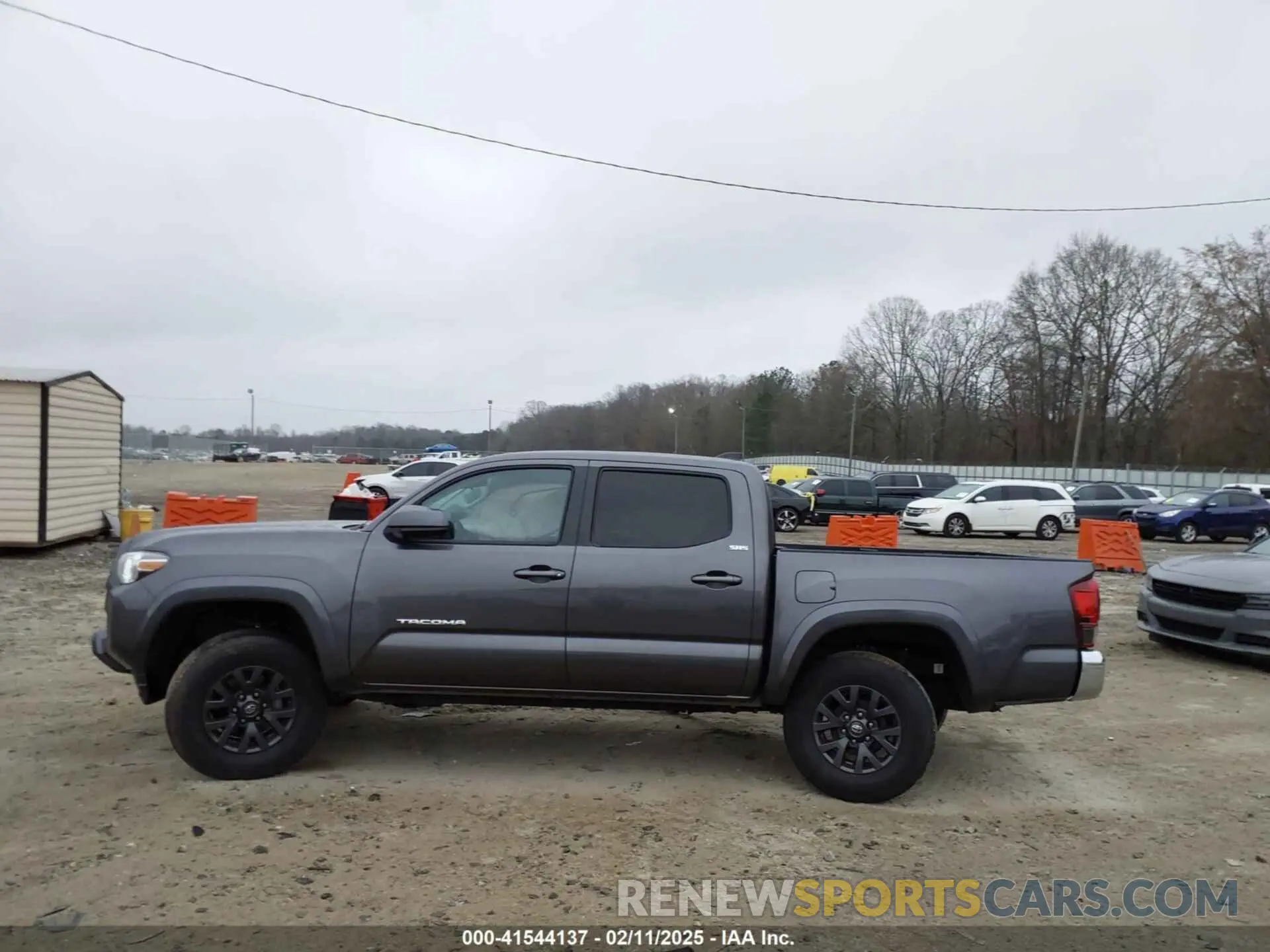 13 fotografías del automóvil dañado 5TFAX5GN2LX182102 TOYOTA TACOMA 2020
