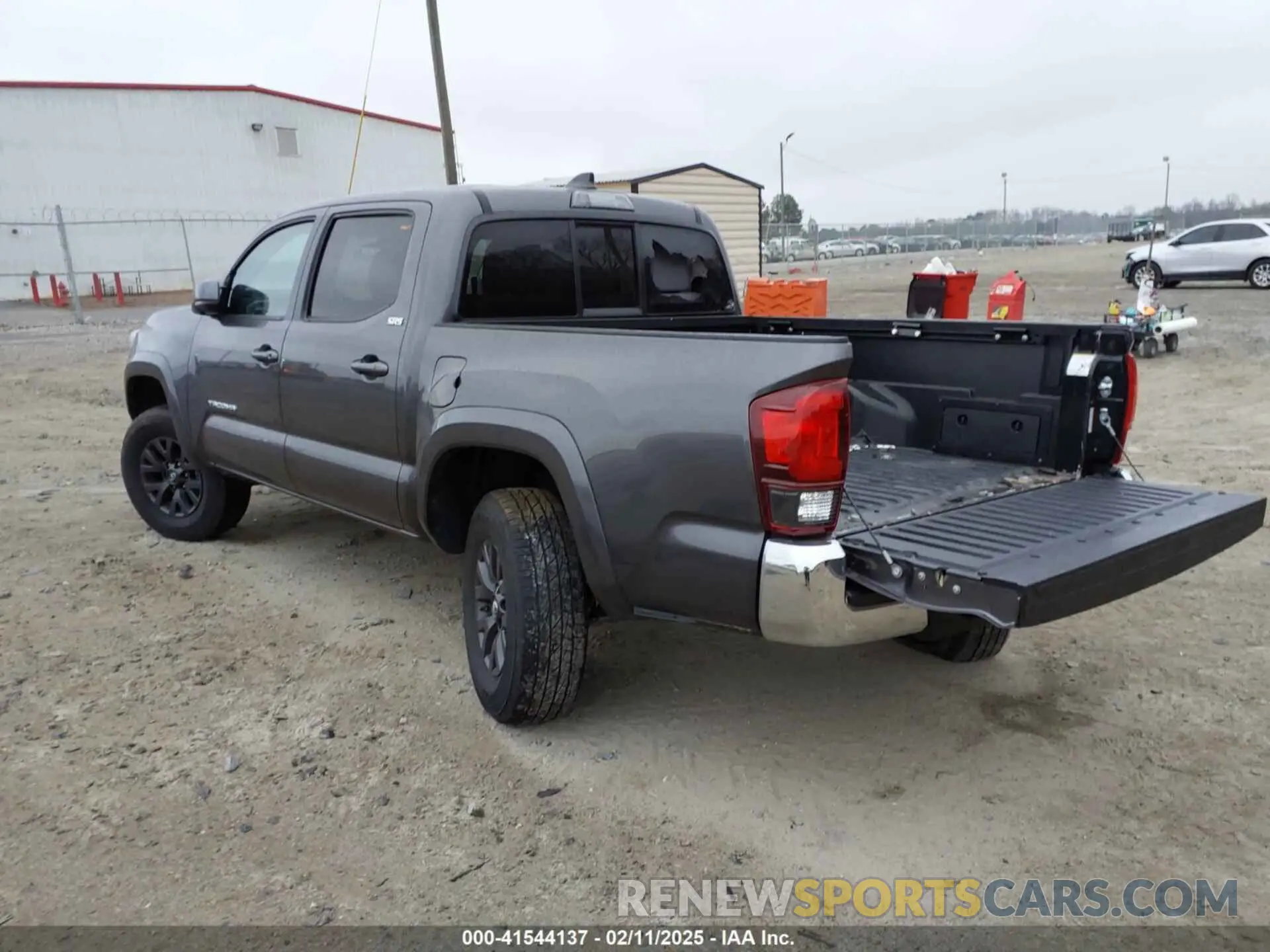 3 fotografías del automóvil dañado 5TFAX5GN2LX182102 TOYOTA TACOMA 2020