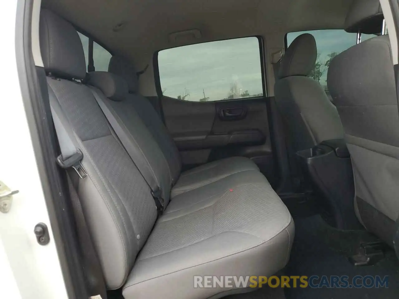 11 fotografías del automóvil dañado 5TFAX5GN3LX166247 TOYOTA TACOMA 2020