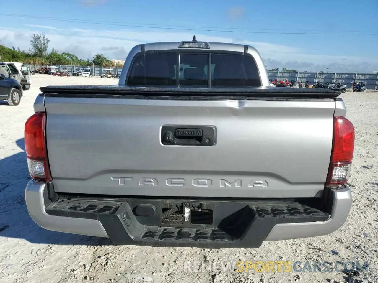 6 fotografías del automóvil dañado 5TFAX5GN3LX176602 TOYOTA TACOMA 2020