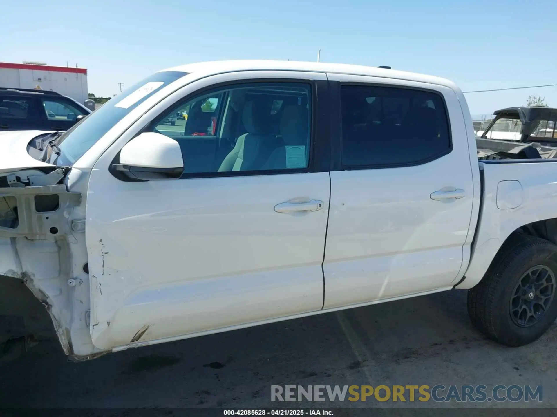 15 fotografías del automóvil dañado 5TFAX5GN3LX187177 TOYOTA TACOMA 2020