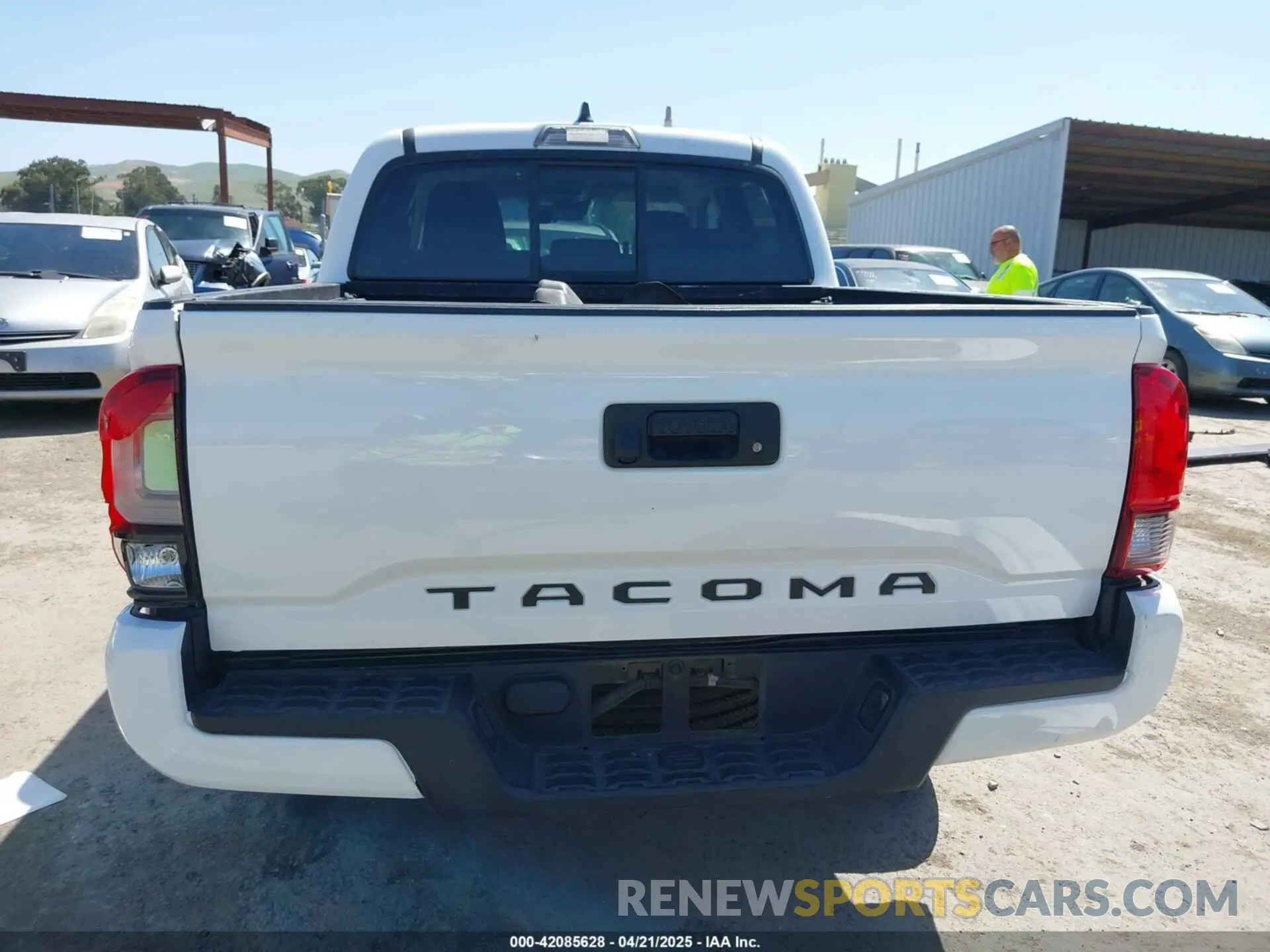17 fotografías del automóvil dañado 5TFAX5GN3LX187177 TOYOTA TACOMA 2020
