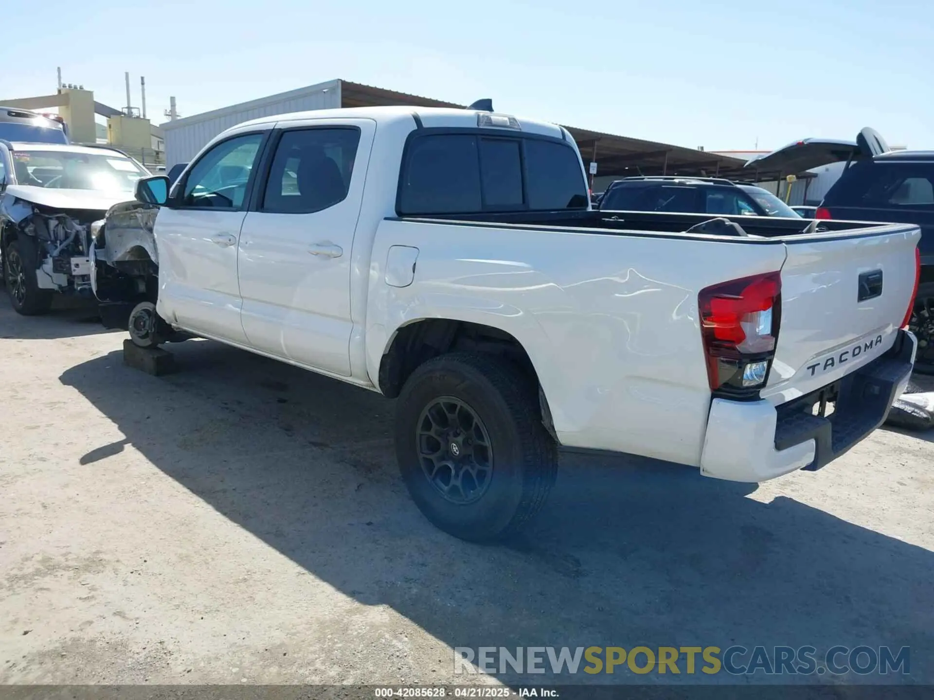 3 fotografías del automóvil dañado 5TFAX5GN3LX187177 TOYOTA TACOMA 2020