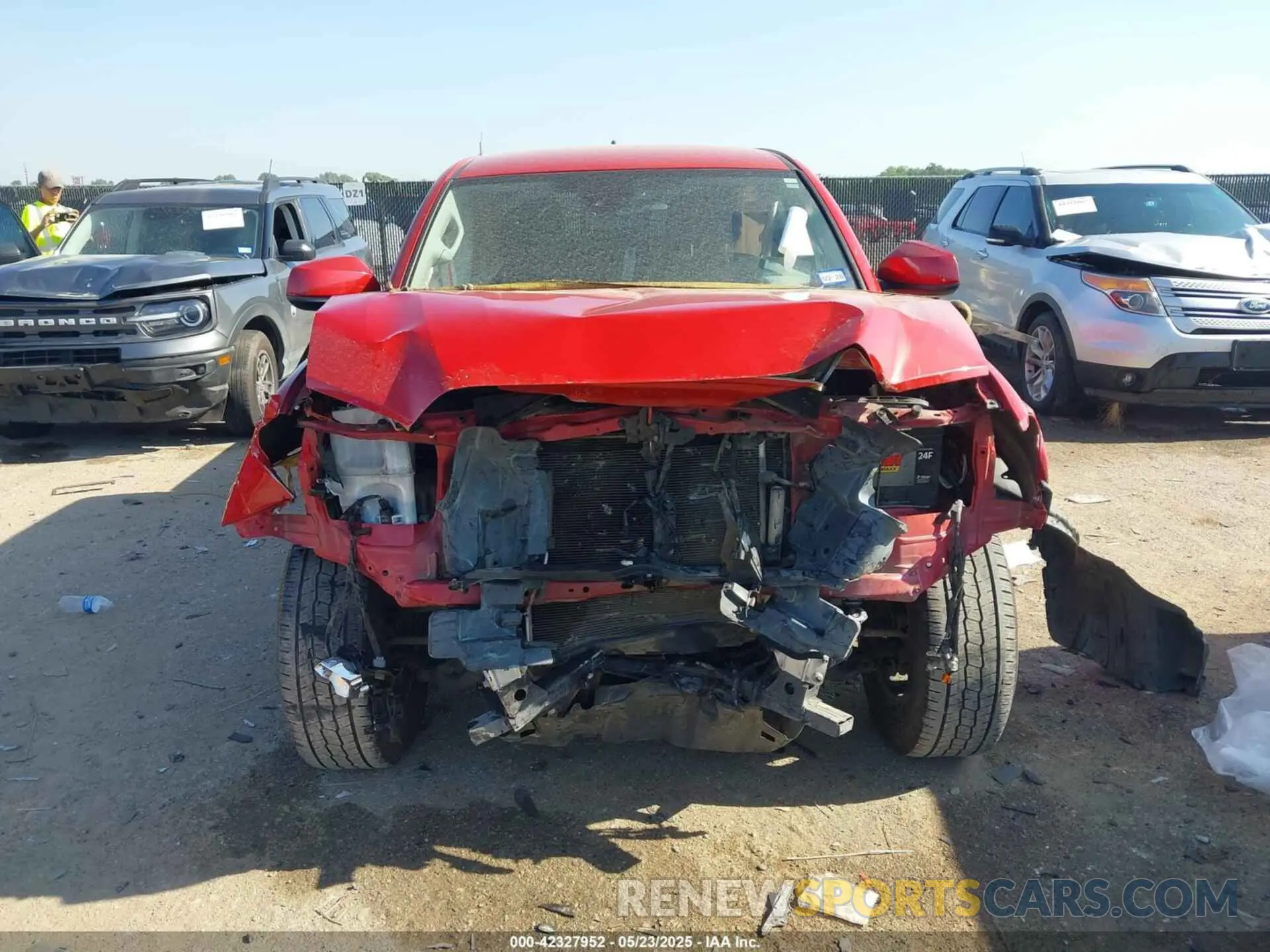 13 fotografías del automóvil dañado 5TFAX5GN5LX168257 TOYOTA TACOMA 2020