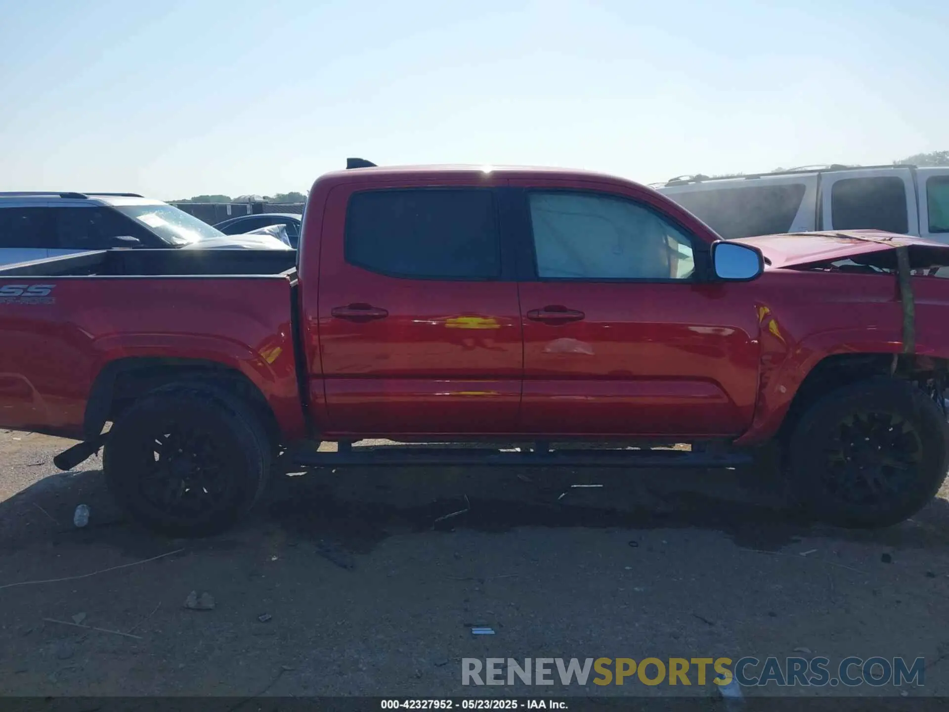 14 fotografías del automóvil dañado 5TFAX5GN5LX168257 TOYOTA TACOMA 2020