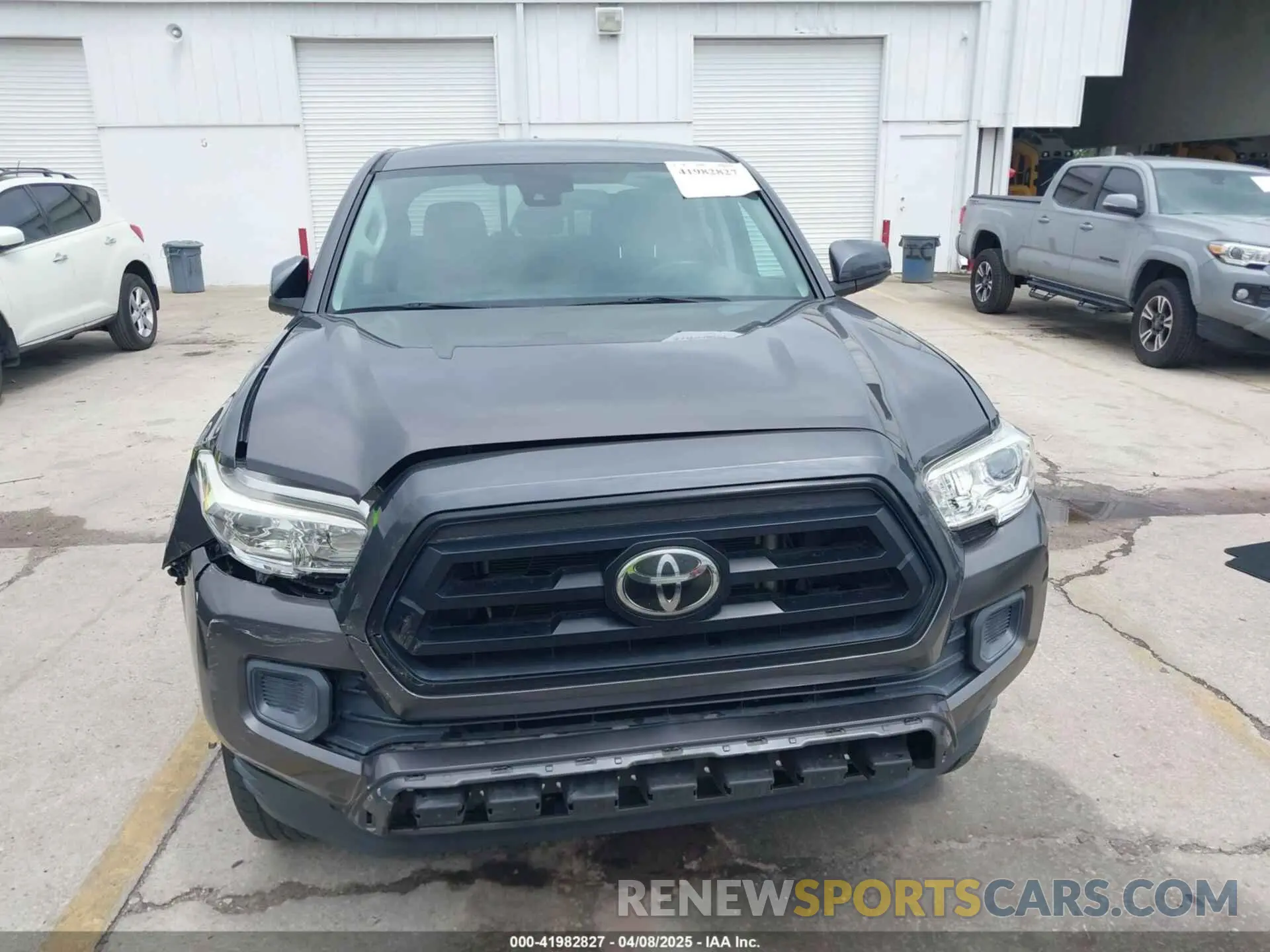 12 fotografías del automóvil dañado 5TFAX5GN6LX180997 TOYOTA TACOMA 2020