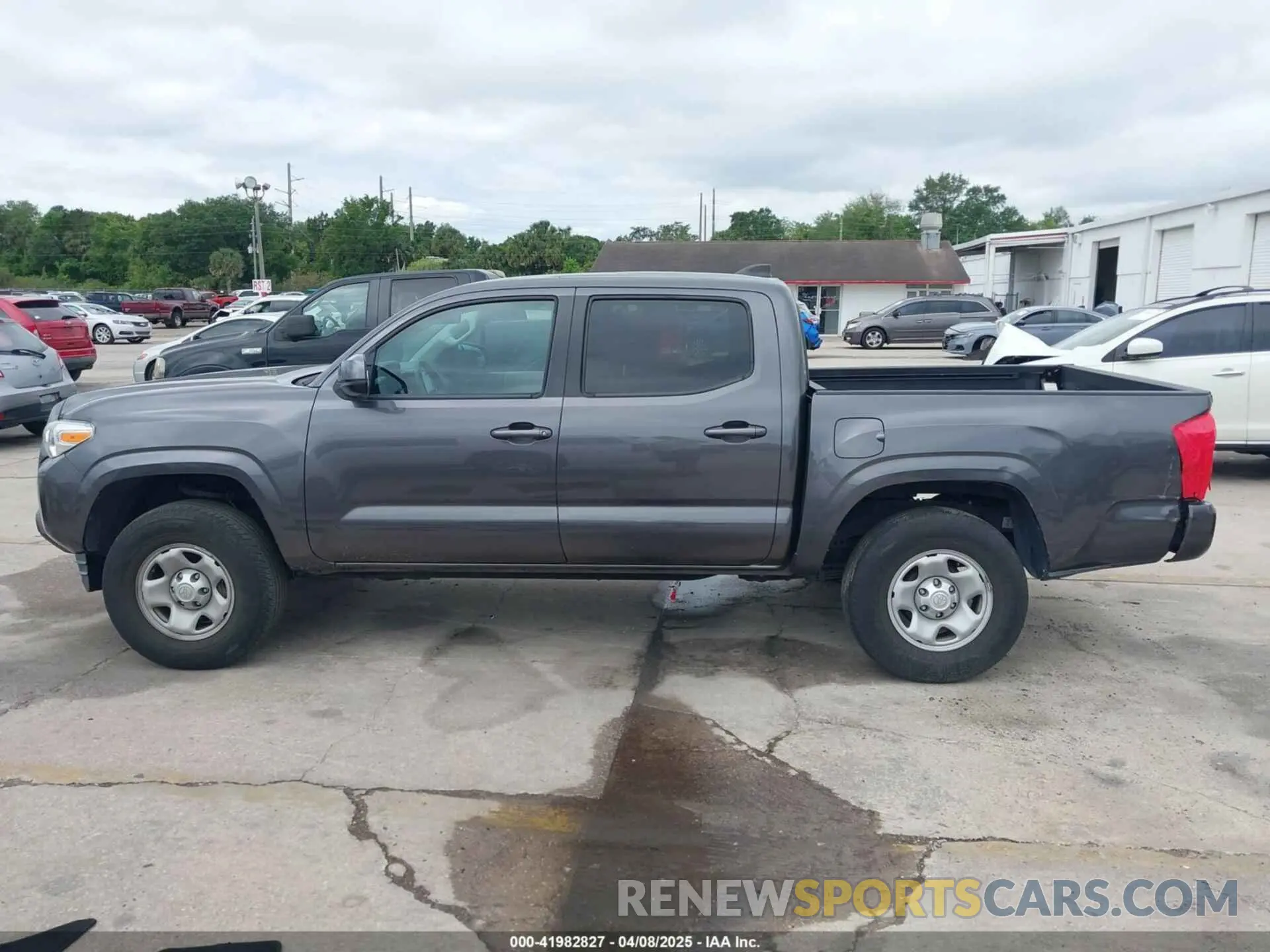14 fotografías del automóvil dañado 5TFAX5GN6LX180997 TOYOTA TACOMA 2020