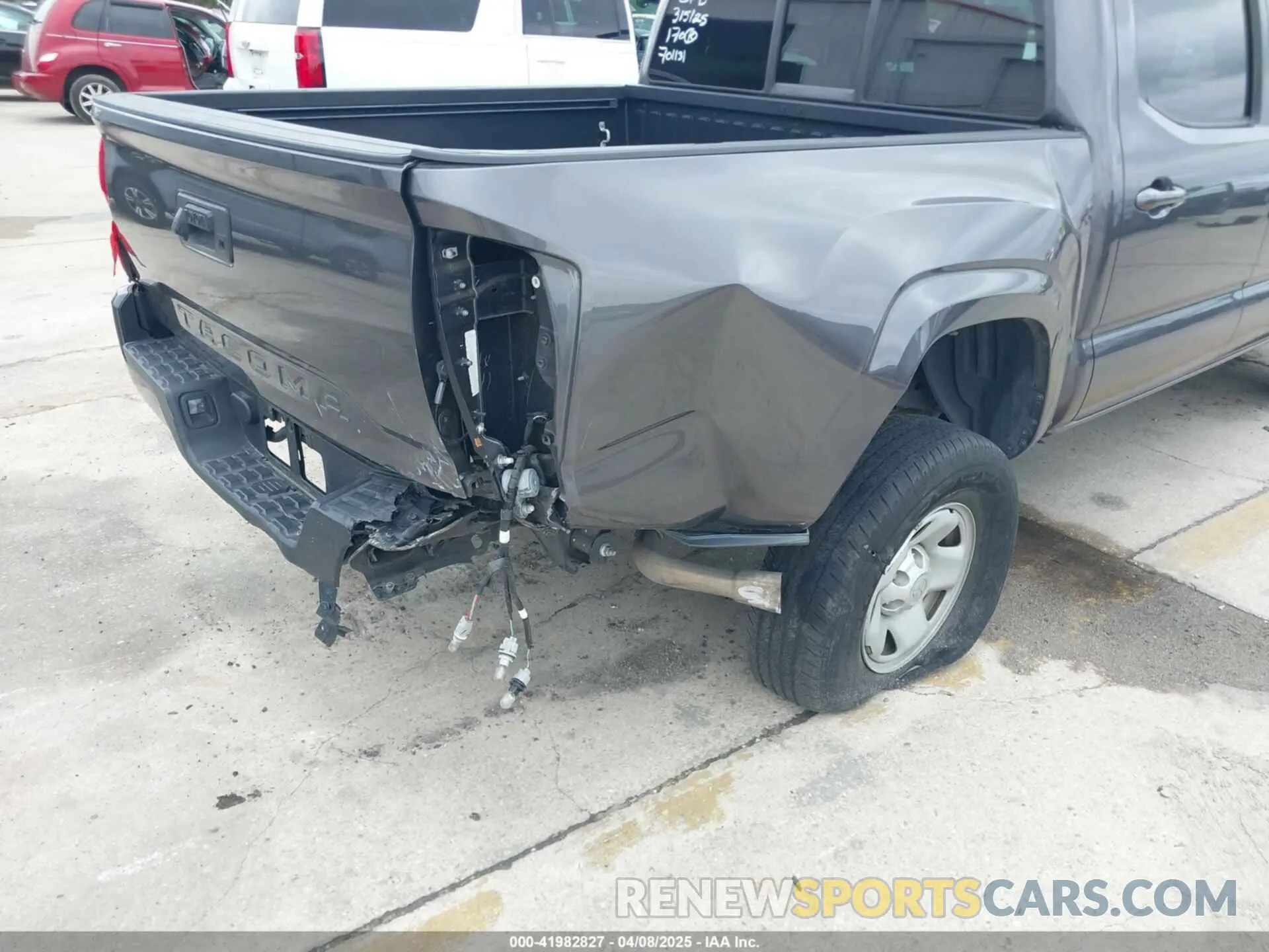 6 fotografías del automóvil dañado 5TFAX5GN6LX180997 TOYOTA TACOMA 2020