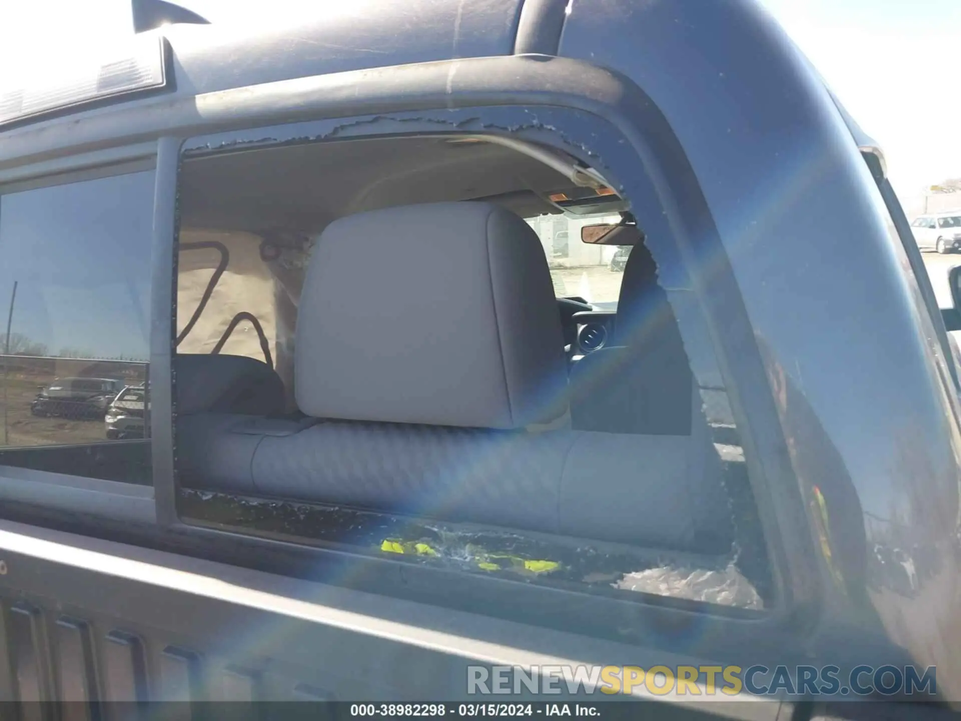 19 fotografías del automóvil dañado 5TFAX5GN8LX172593 TOYOTA TACOMA 2020