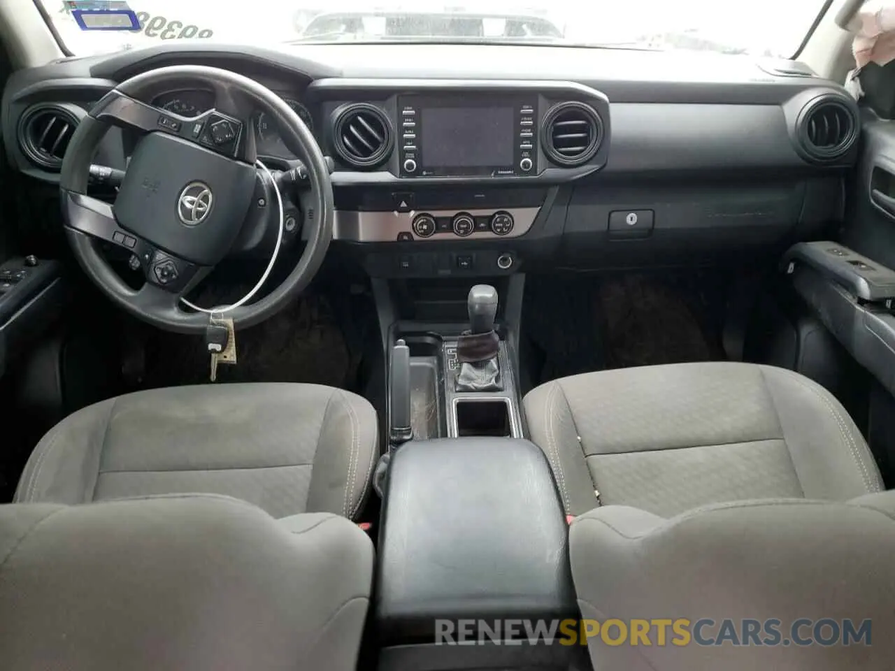 8 fotografías del automóvil dañado 5TFAX5GN8LX180645 TOYOTA TACOMA 2020