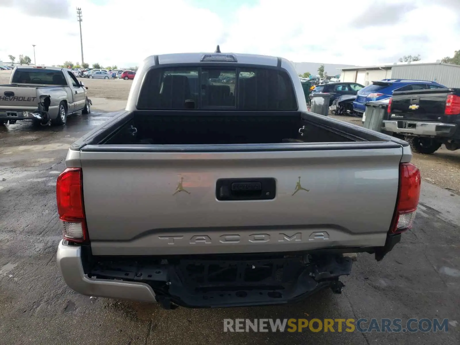 9 fotografías del automóvil dañado 5TFAX5GN9LX166821 TOYOTA TACOMA 2020
