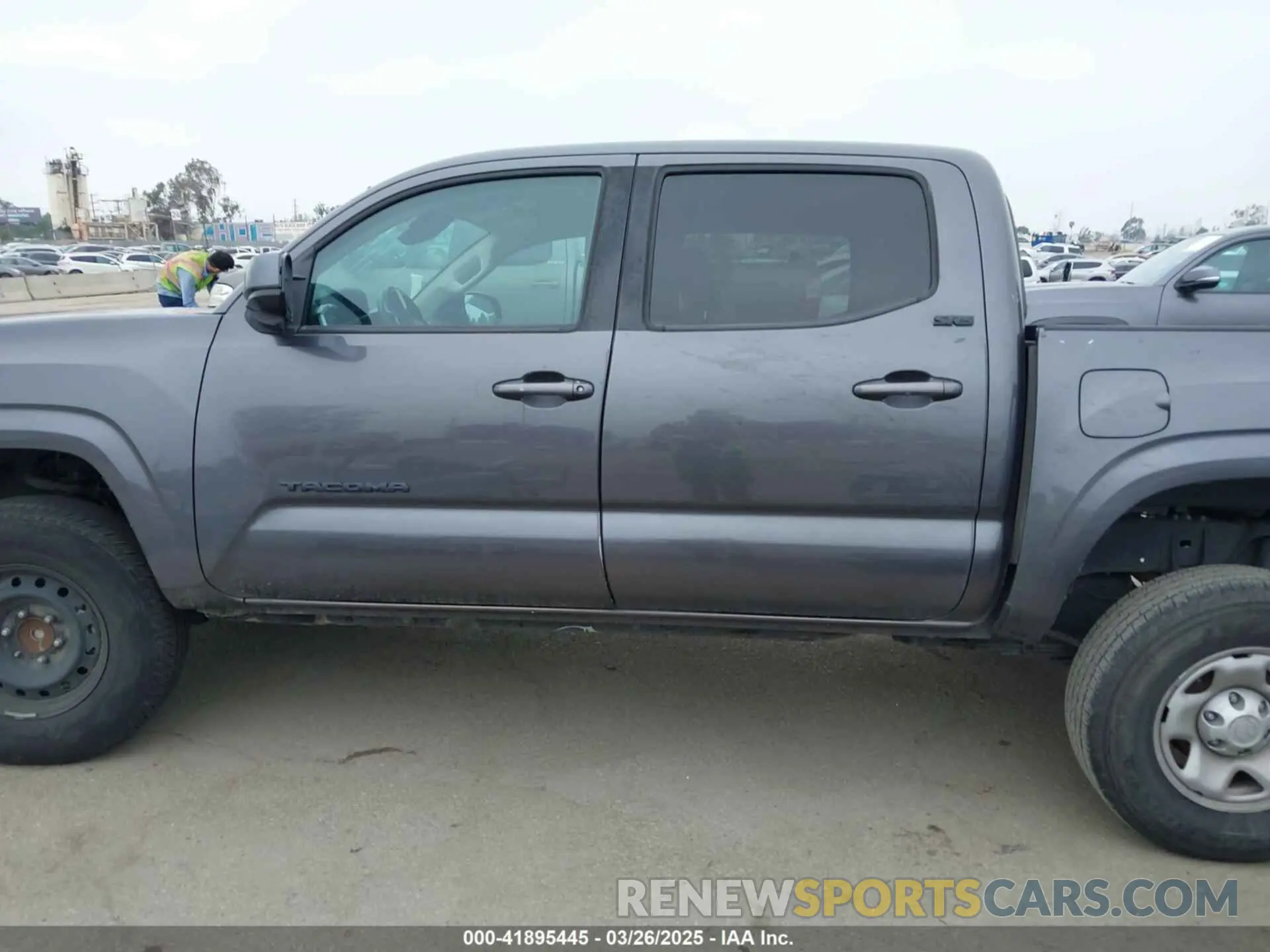 15 fotografías del automóvil dañado 5TFAX5GN9LX185613 TOYOTA TACOMA 2020