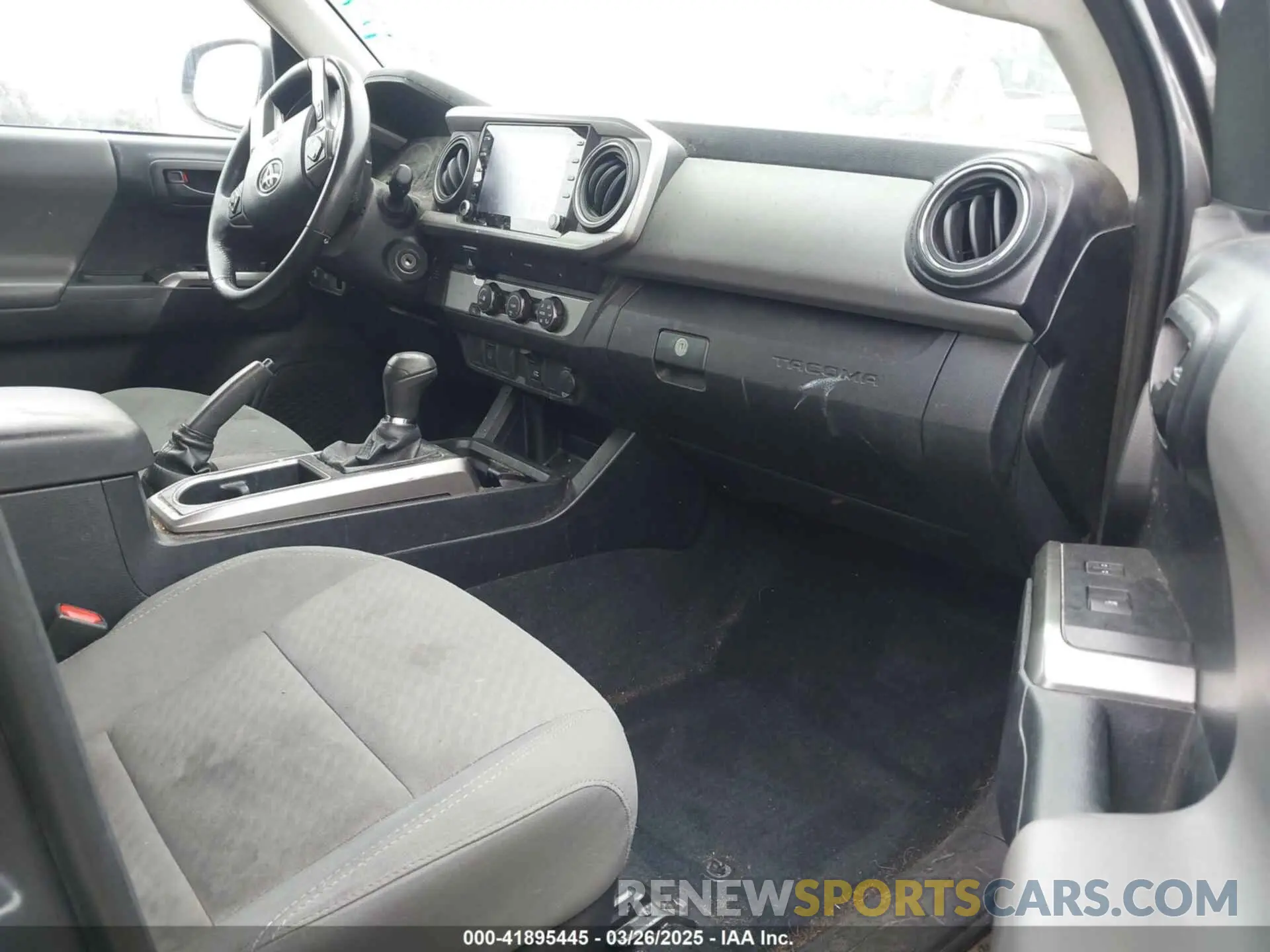5 fotografías del automóvil dañado 5TFAX5GN9LX185613 TOYOTA TACOMA 2020