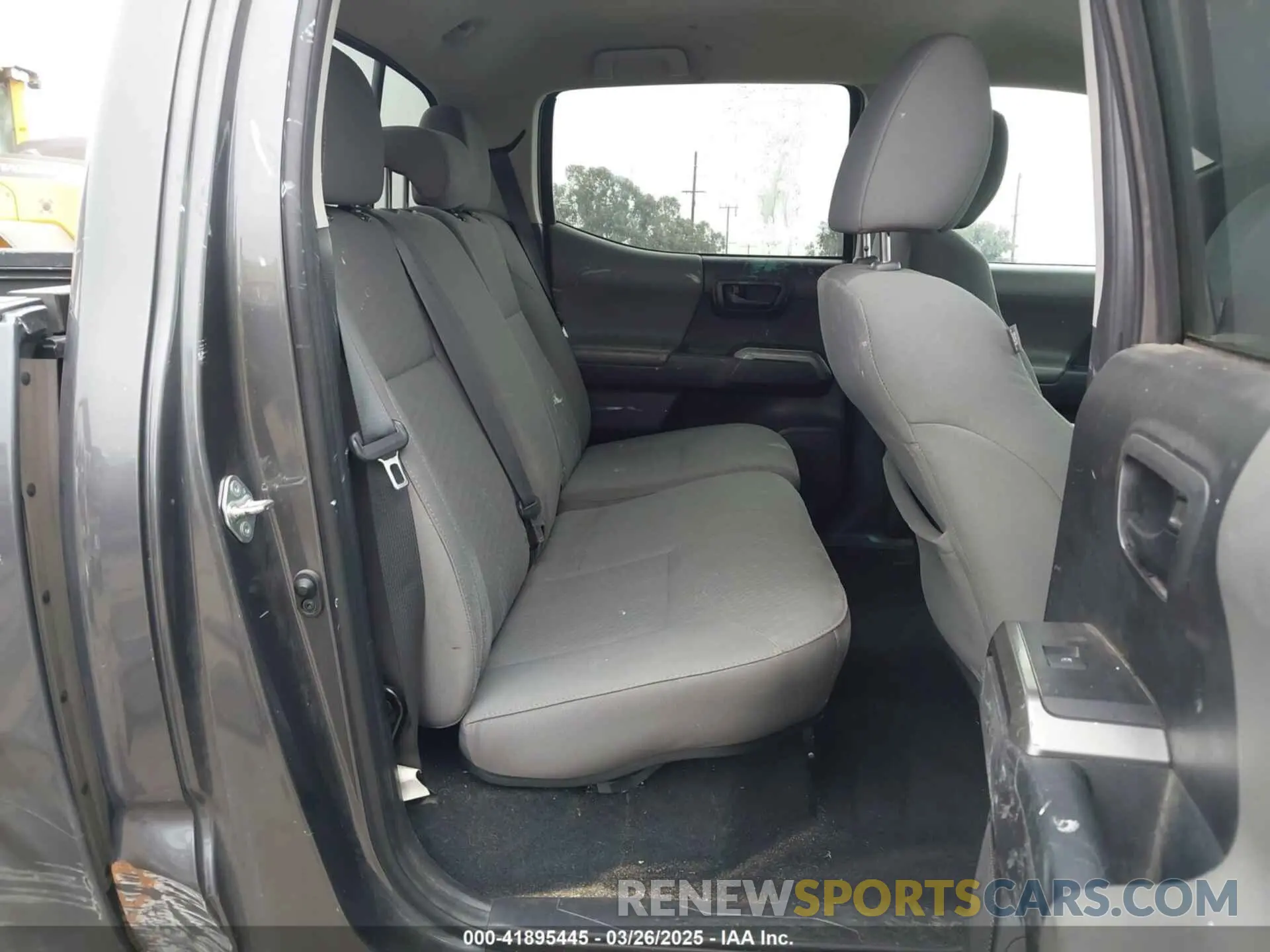 8 fotografías del automóvil dañado 5TFAX5GN9LX185613 TOYOTA TACOMA 2020
