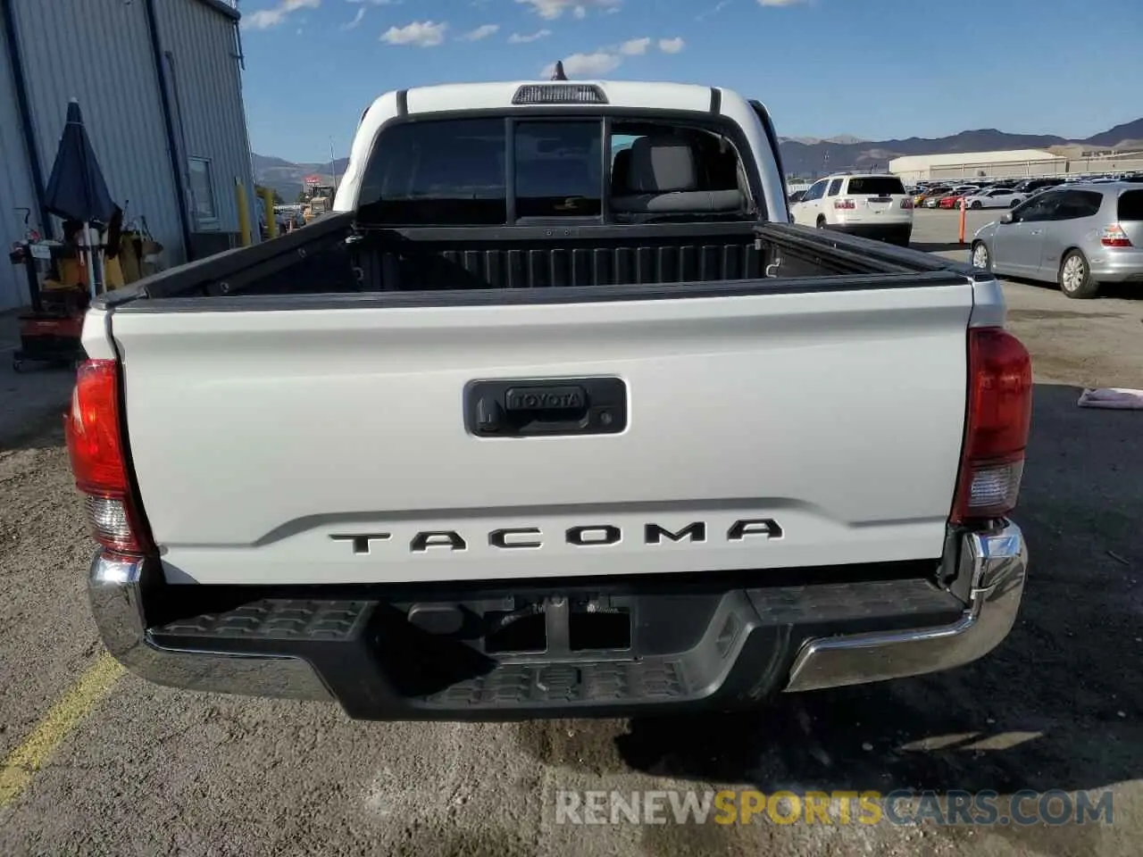 6 fotografías del automóvil dañado 5TFAX5GN9LX188320 TOYOTA TACOMA 2020