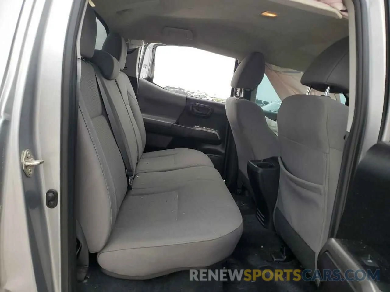 10 fotografías del automóvil dañado 5TFAZ5CN0LX089045 TOYOTA TACOMA 2020