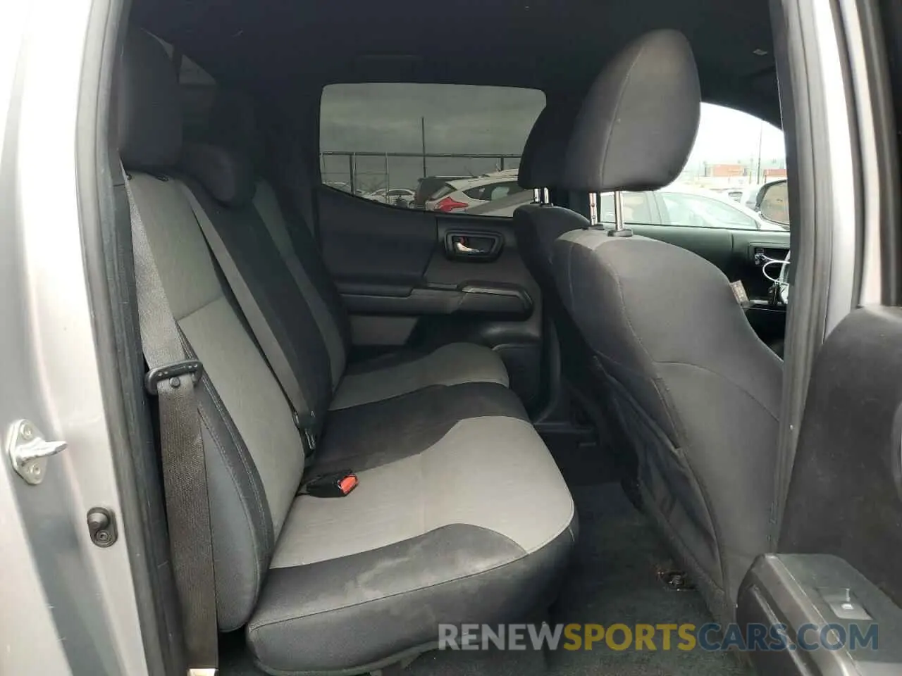 10 fotografías del automóvil dañado 5TFAZ5CN0LX094746 TOYOTA TACOMA 2020