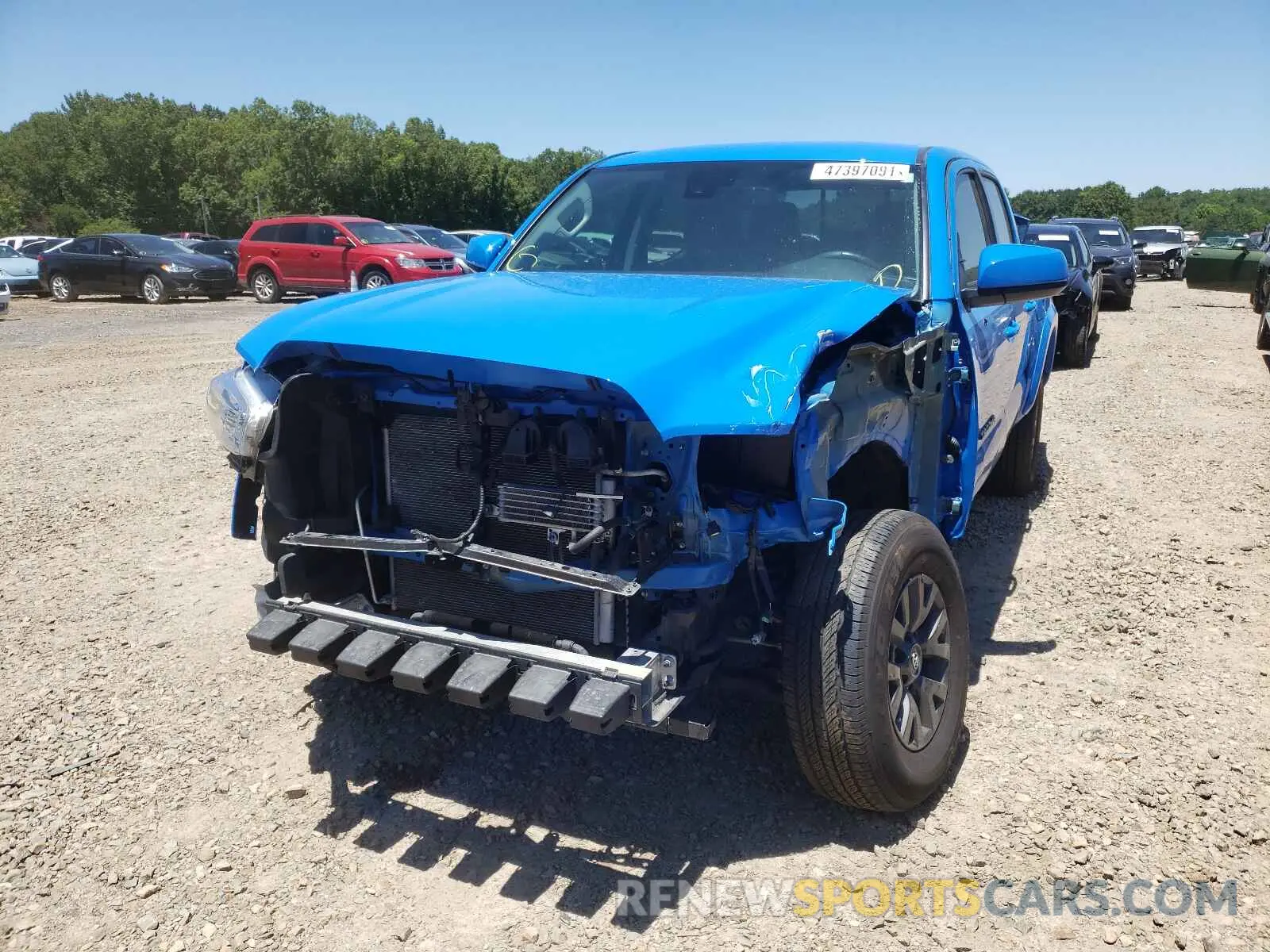 2 fotografías del automóvil dañado 5TFAZ5CN2LX087832 TOYOTA TACOMA 2020