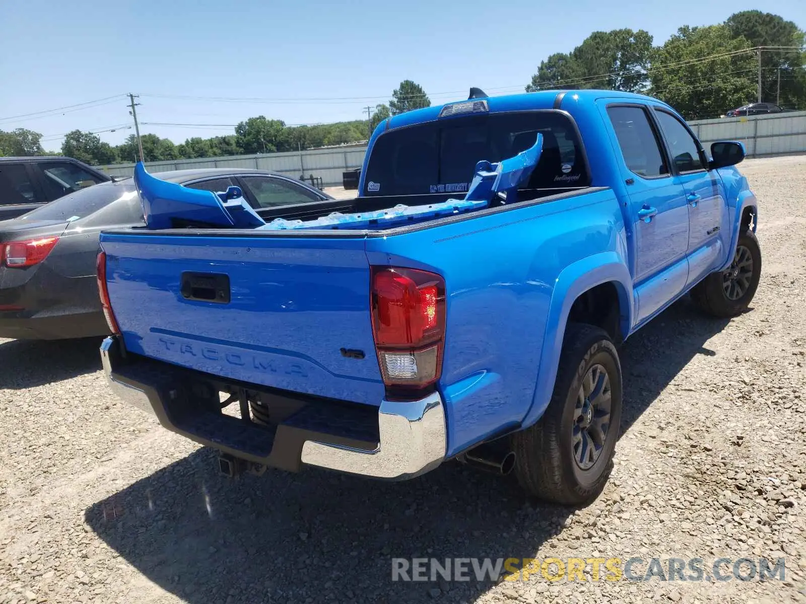 4 fotografías del automóvil dañado 5TFAZ5CN2LX087832 TOYOTA TACOMA 2020