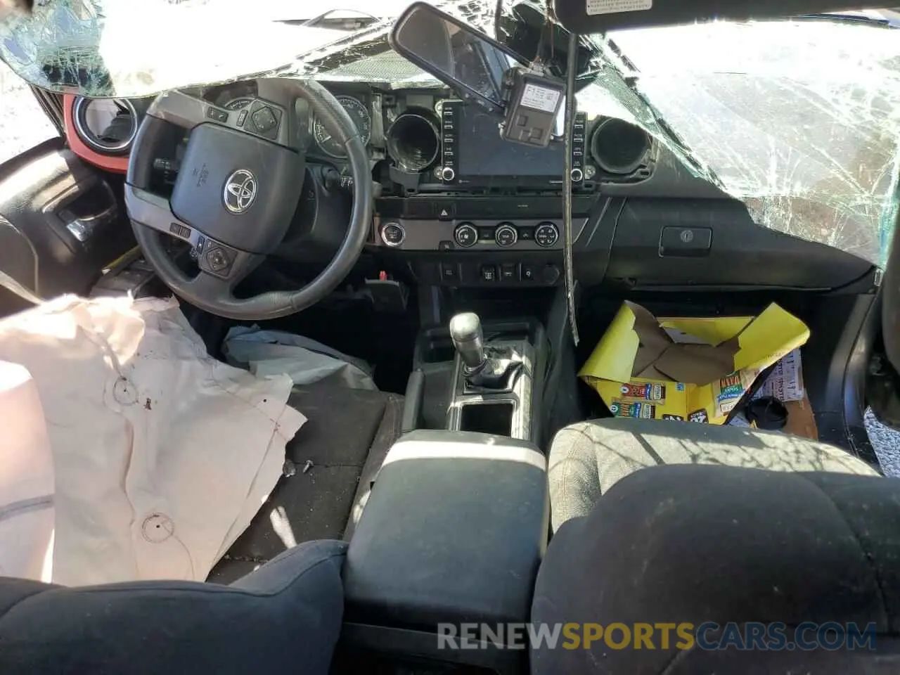 8 fotografías del automóvil dañado 5TFAZ5CN2LX094134 TOYOTA TACOMA 2020