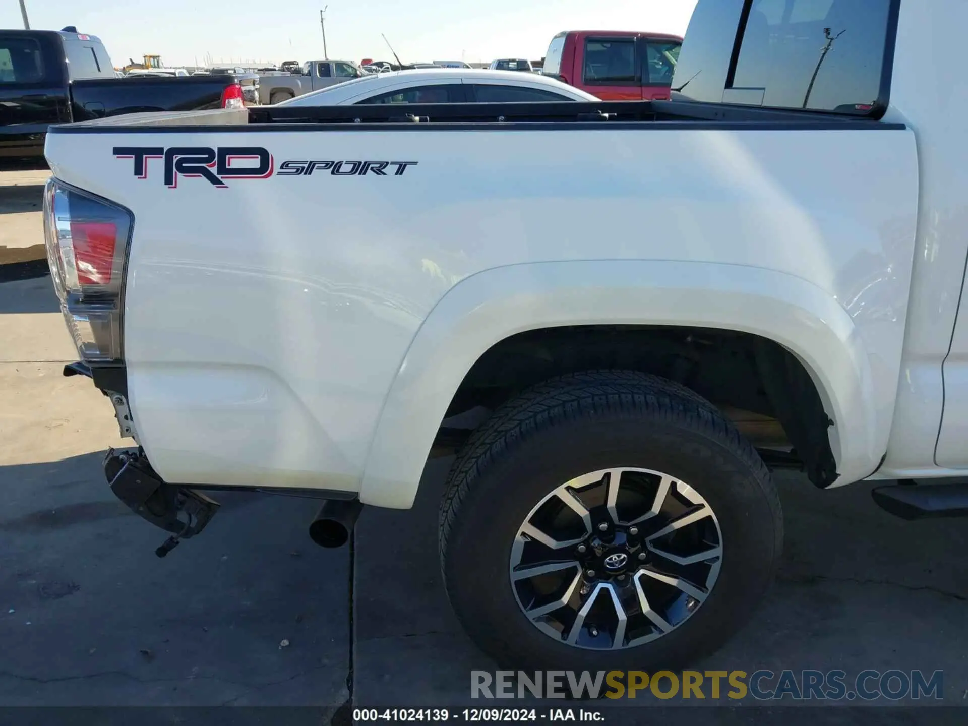 17 fotografías del automóvil dañado 5TFAZ5CN4LX094586 TOYOTA TACOMA 2020