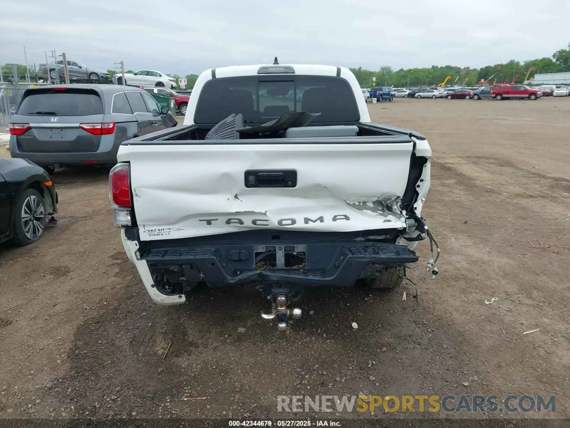 17 fotografías del automóvil dañado 5TFAZ5CNXLX089716 TOYOTA TACOMA 2020