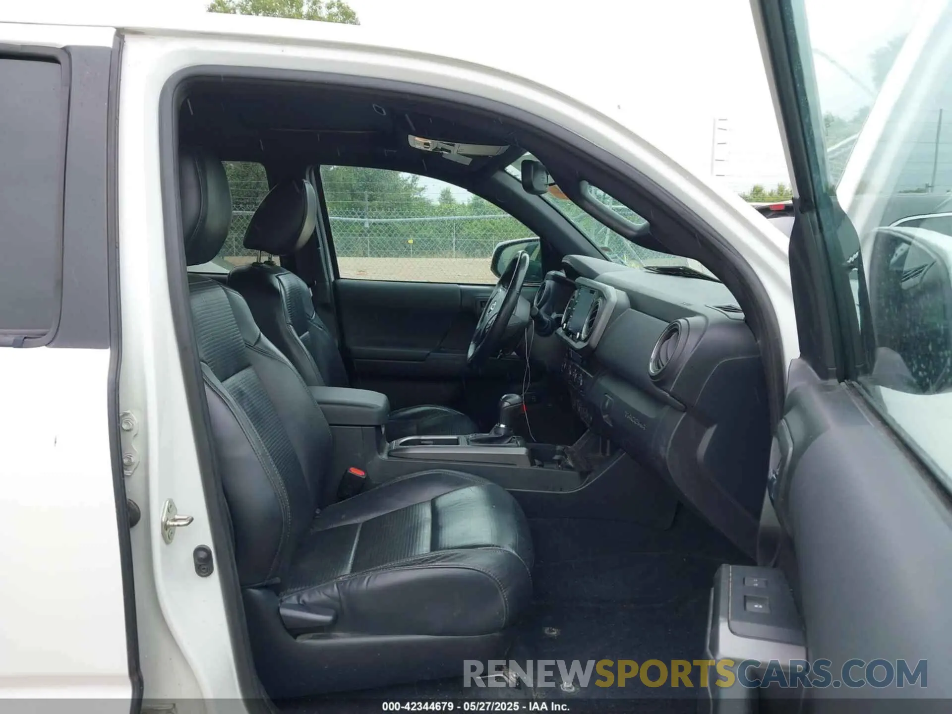 5 fotografías del automóvil dañado 5TFAZ5CNXLX089716 TOYOTA TACOMA 2020