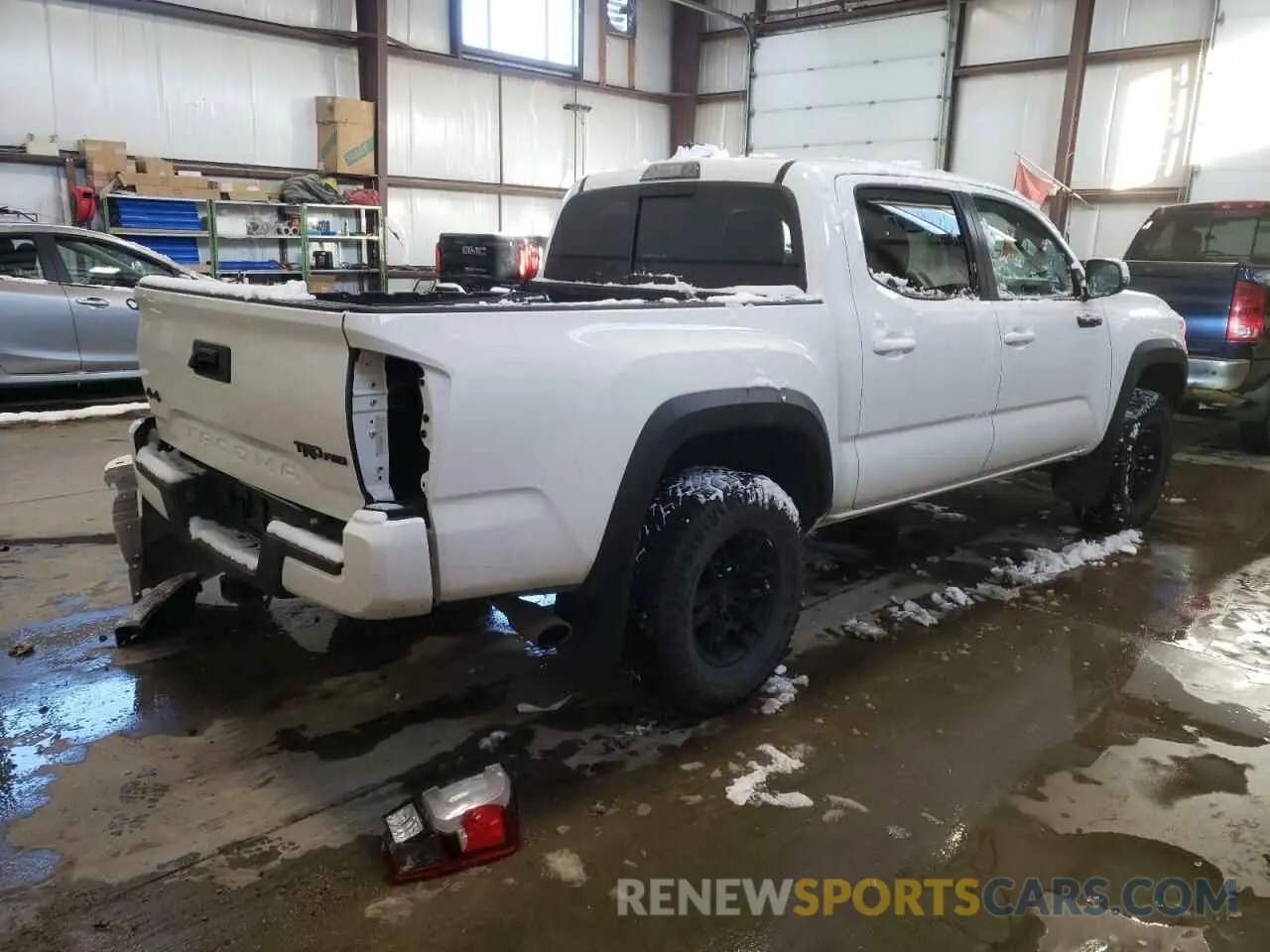 4 fotografías del automóvil dañado 5TFCZ5AN0LX223399 TOYOTA TACOMA 2020