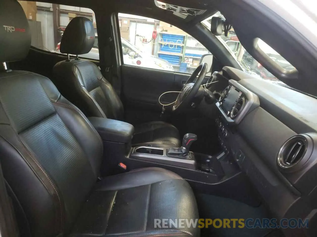5 fotografías del automóvil dañado 5TFCZ5AN0LX223399 TOYOTA TACOMA 2020