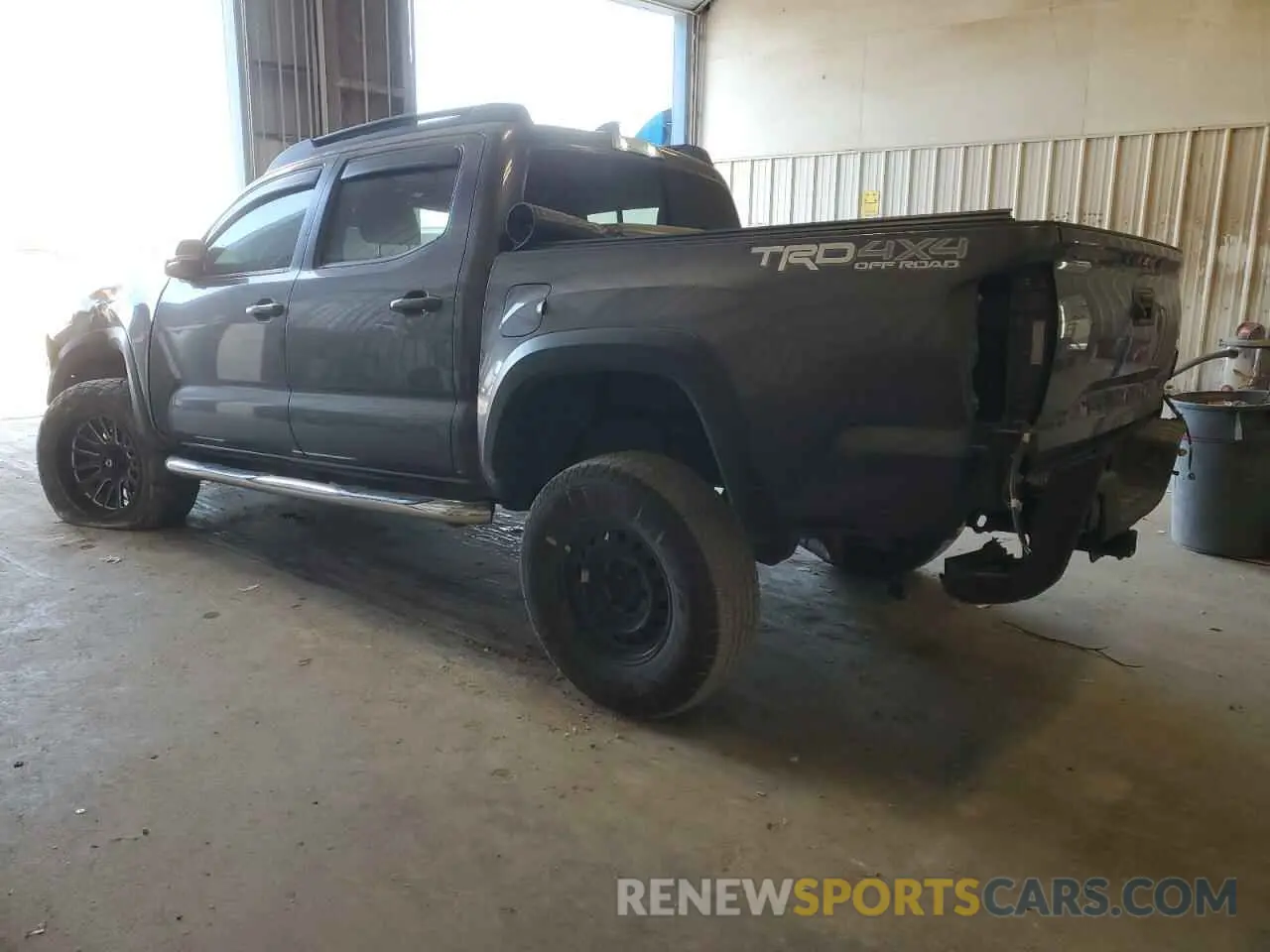 2 fotografías del automóvil dañado 5TFCZ5AN0LX225458 TOYOTA TACOMA 2020